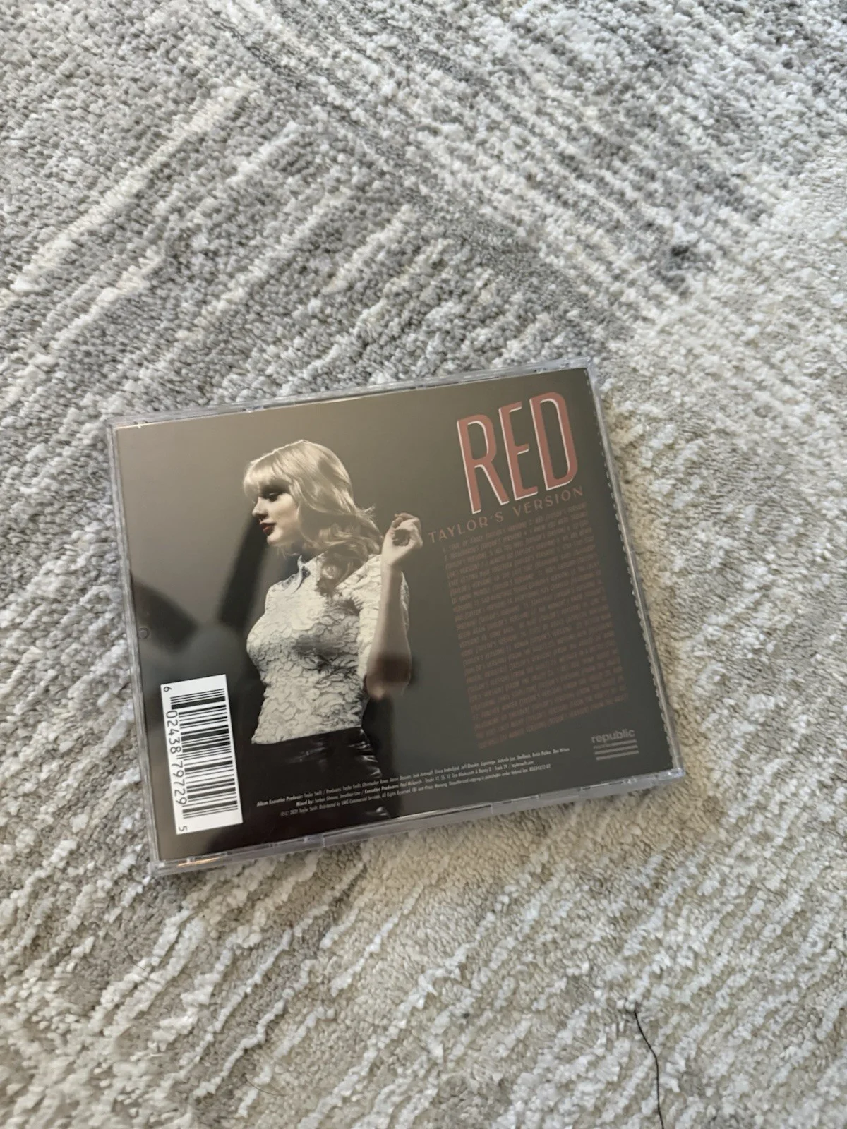 Taylor Swift Signed Red CD Taylor’s Version - Autographed - Opened RARE, image 2