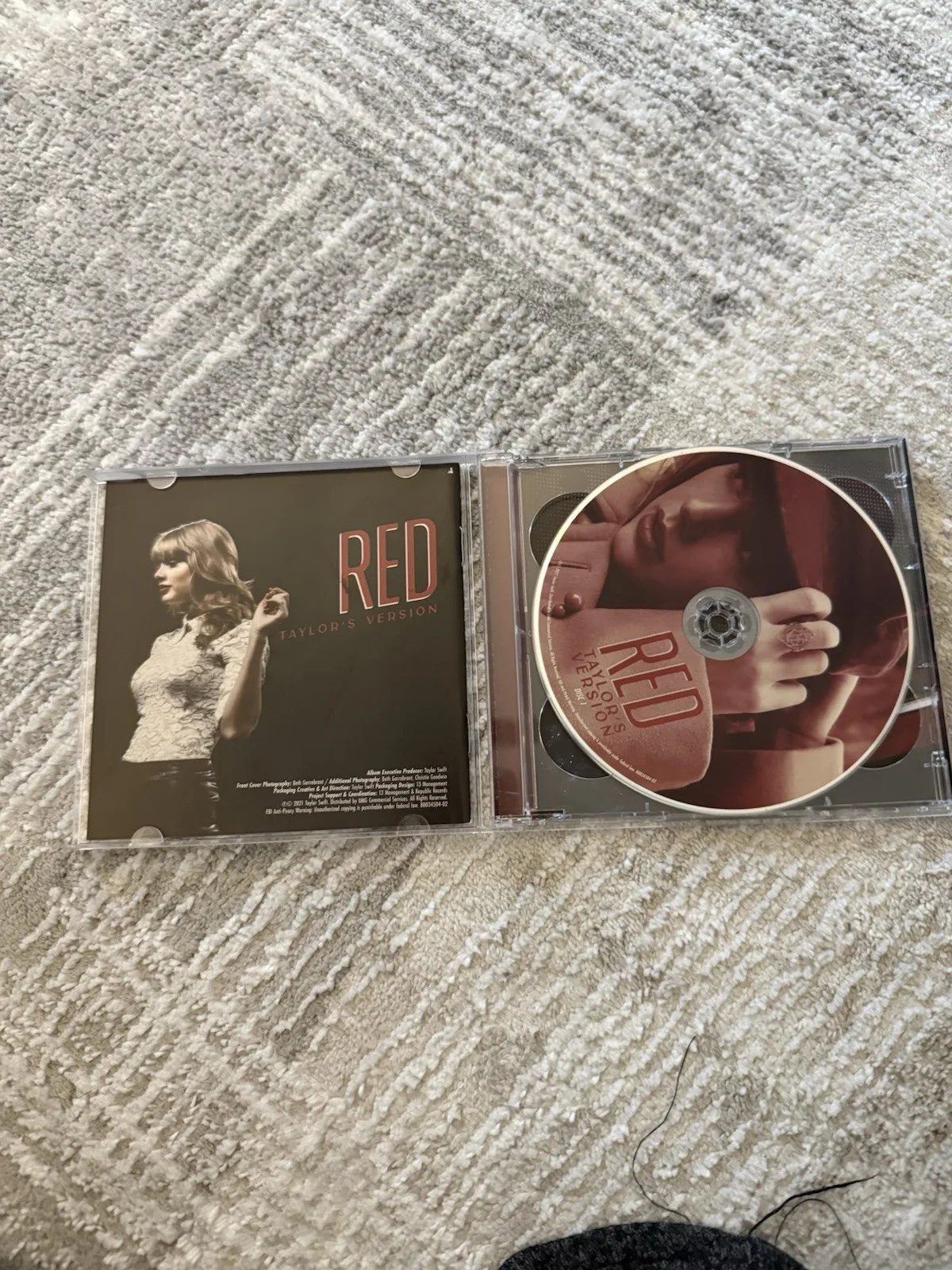 Taylor Swift Signed Red CD Taylor’s Version - Autographed - Opened RARE, image 4