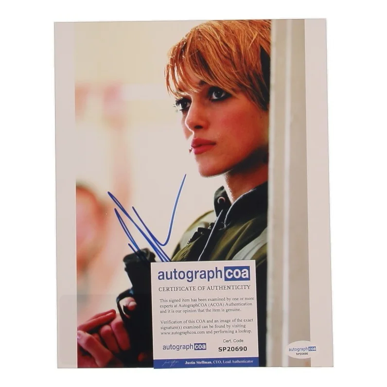 Keira Knightley — Keira Knightley Signed "Domino" 8x10 Photo (AOCA), изображение 2