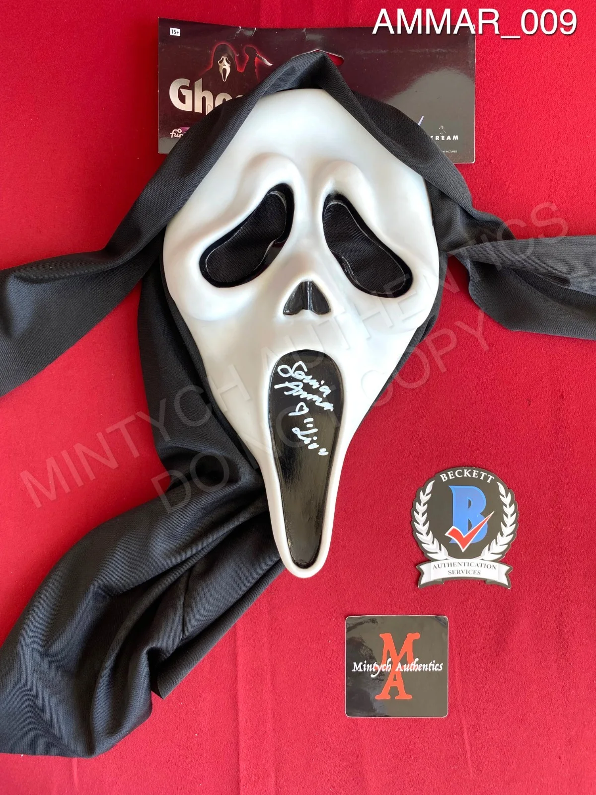 Sonia Ammar — Sonia Ammar signed Ghostface Fun World mask Scream 5 Beckett COA horror Liv