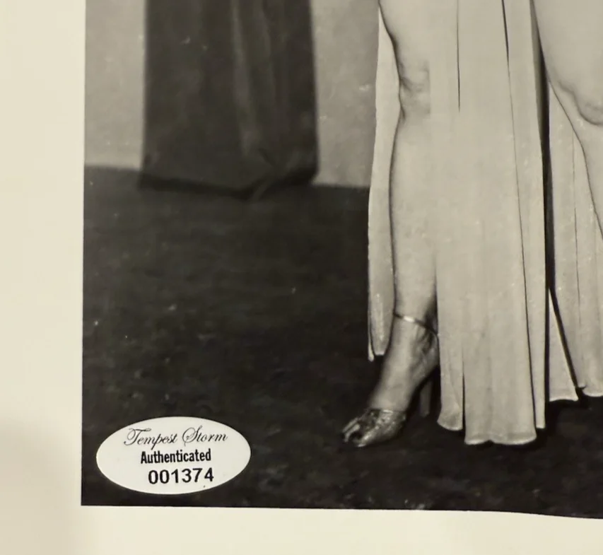 tempest storm — Autographed 8x10 photo of STRIPPER TEMPEST STORM Certified, изображение 2