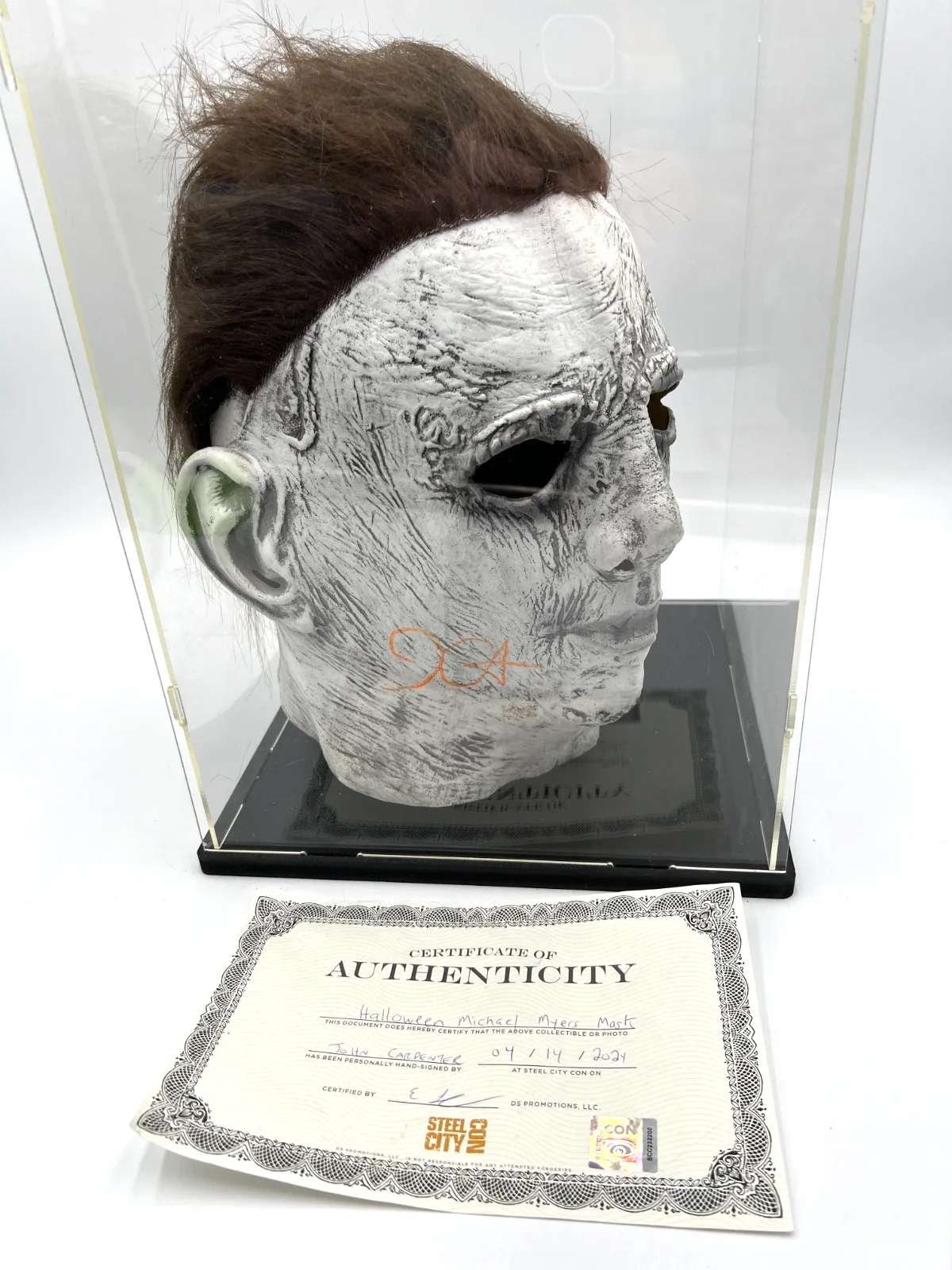 John Carpenter — Halloween Michael Myers Mask Signed by John Carpenter w/ Authentic COA, image 3