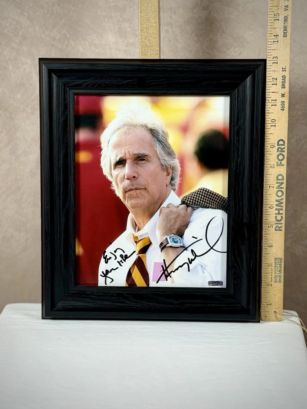Henry Winkler Autographed 8x10 Photo - Framed - “Enjoy your life” - with COA, изображение 2
