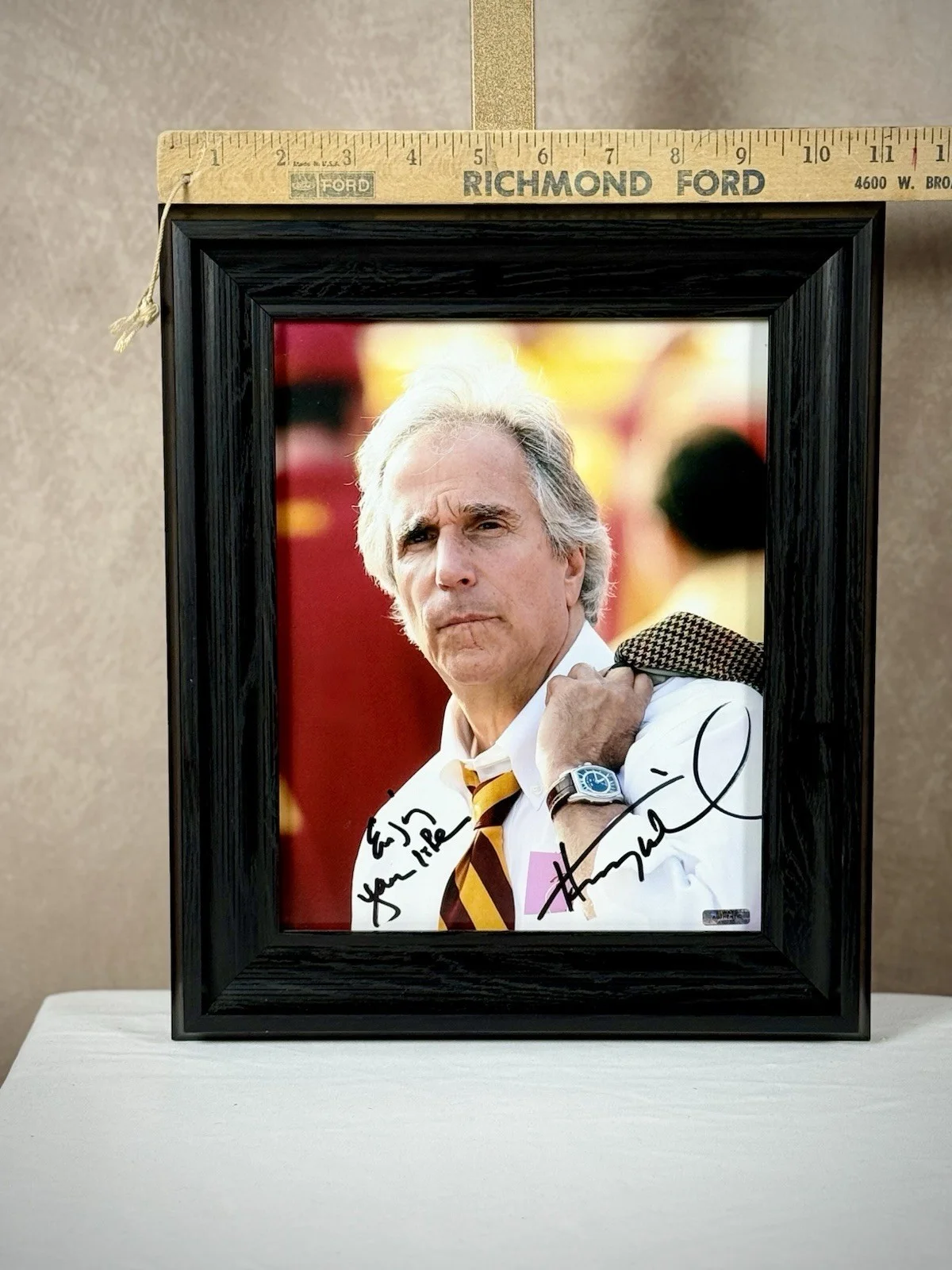 Henry Winkler Autographed 8x10 Photo - Framed - “Enjoy your life” - with COA, изображение 3