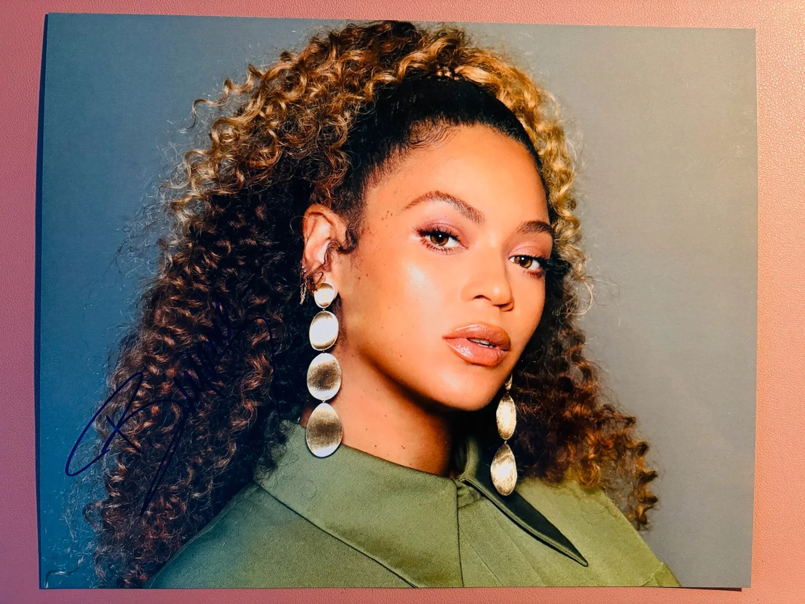 Beyoncé Signed•Stunning Autographed 8x10 Color Photograph of SUPER STAR w/ COA, image 4