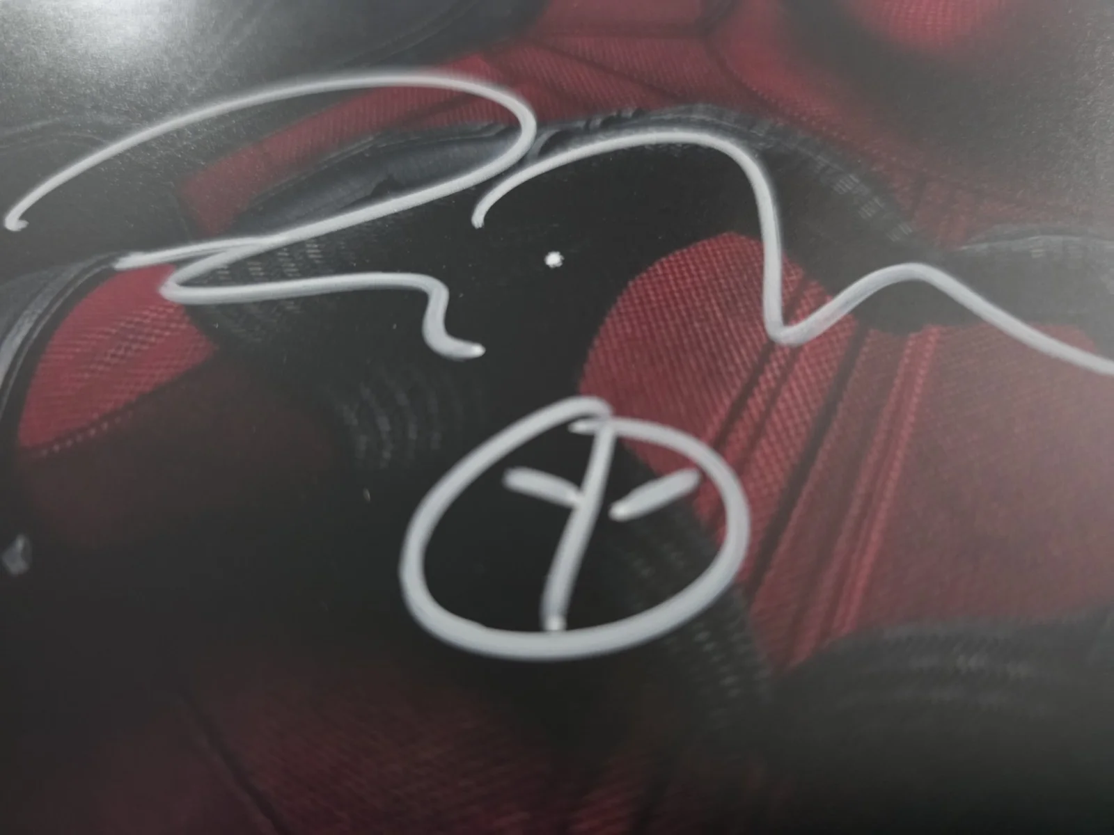 Ryan Reynolds — Ryan Reynolds Deadpool 8x10 Photo Marvel Autograph White Paint Pen w/ COA, изображение 4