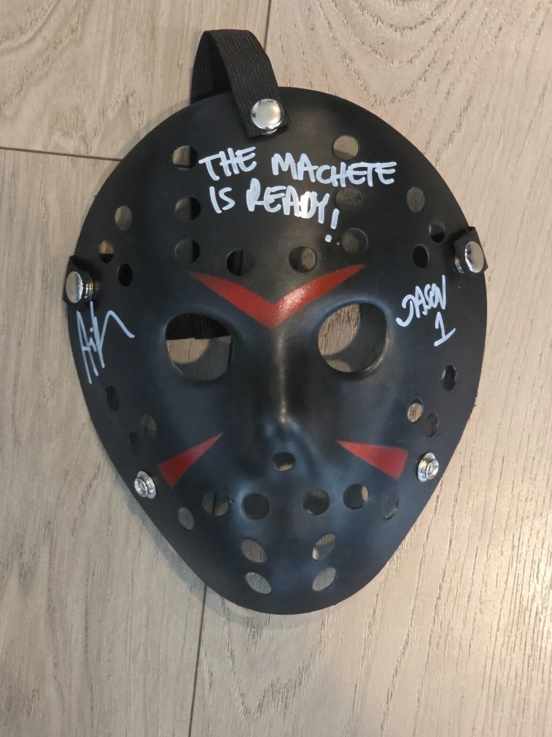 Ari Lehman — LOT JASON 1 Ari Lehman Autographed Memorabilia - Mask, Machete & Jersey Beckett, изображение 5