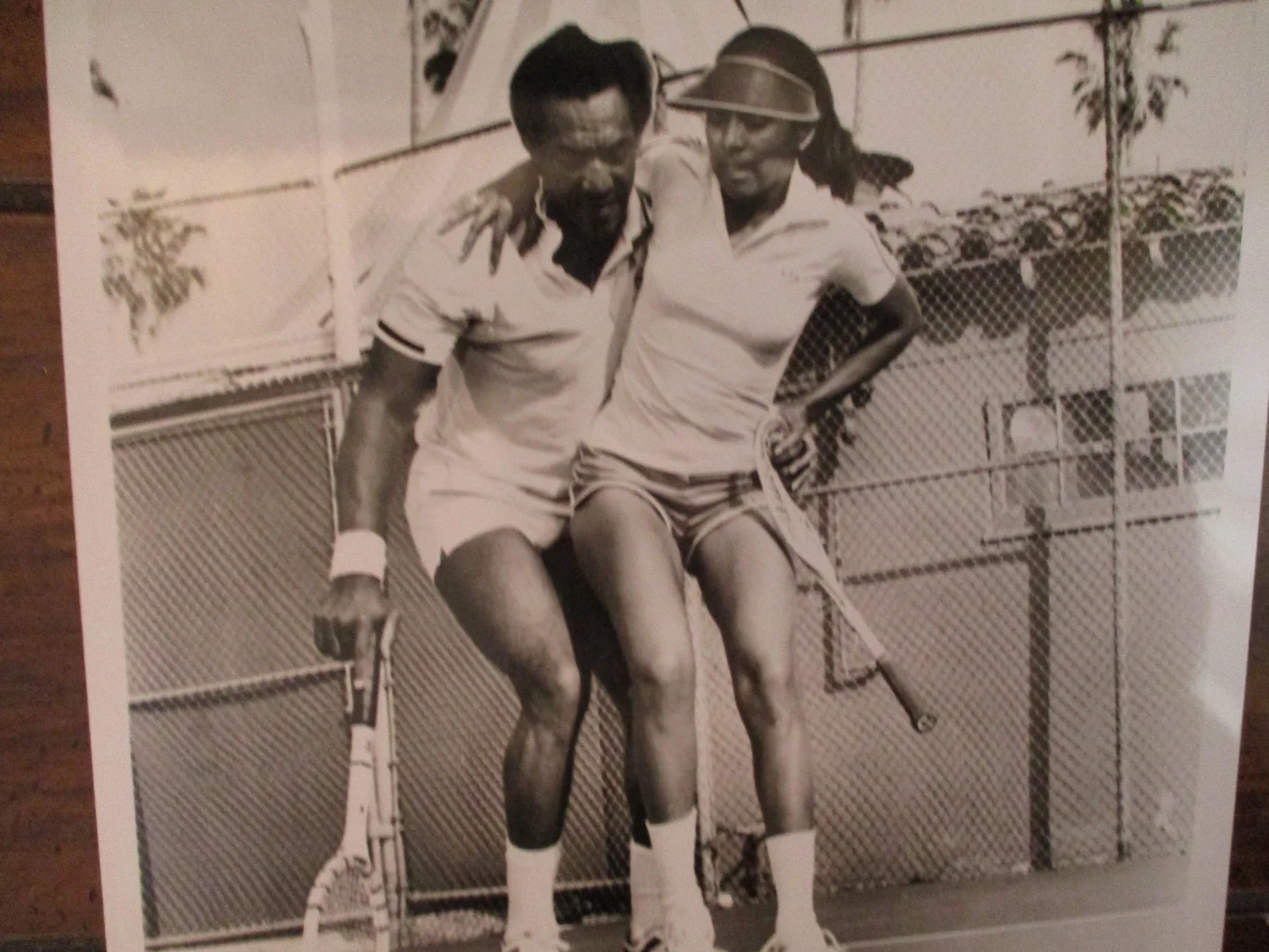 Sheila Frazier/Bill Cosby(CALIFORNIA SUITE)1992 8 x 10 Glossy B & W Press Photo, изображение 2