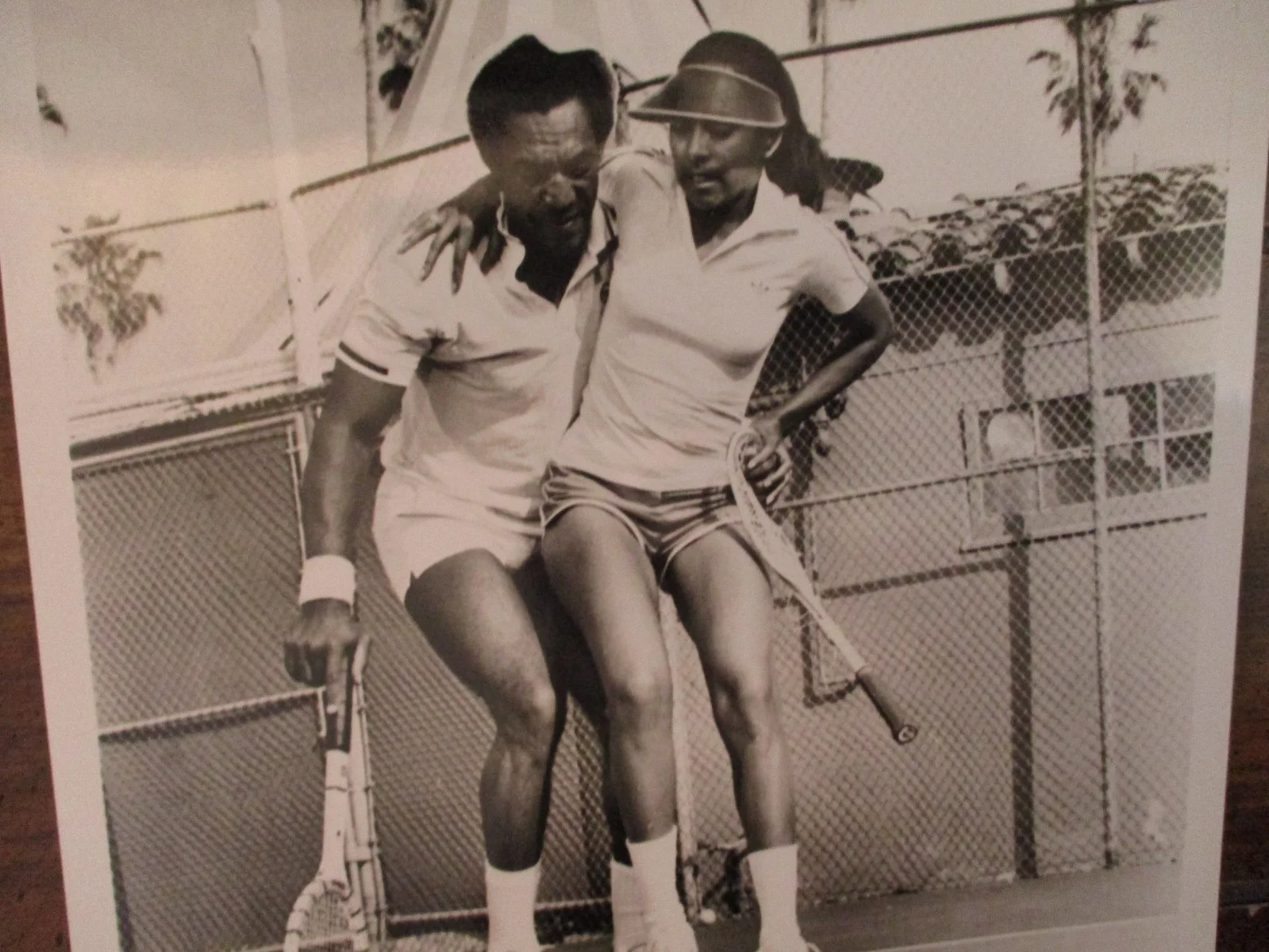 Bill Cosby/Sheila Frazier(CALIFORNIA SUITE)1992 8 x 10 Glossy B & W Press Photo, изображение 2