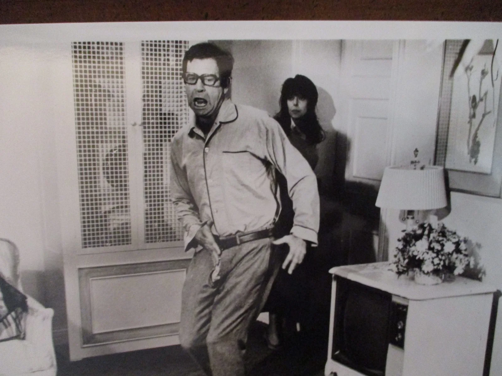 Elaine May/Walter Matthau(CALIFORNIA SUITE)10 x 8 1992 Glossy B & W Press Photo, изображение 3
