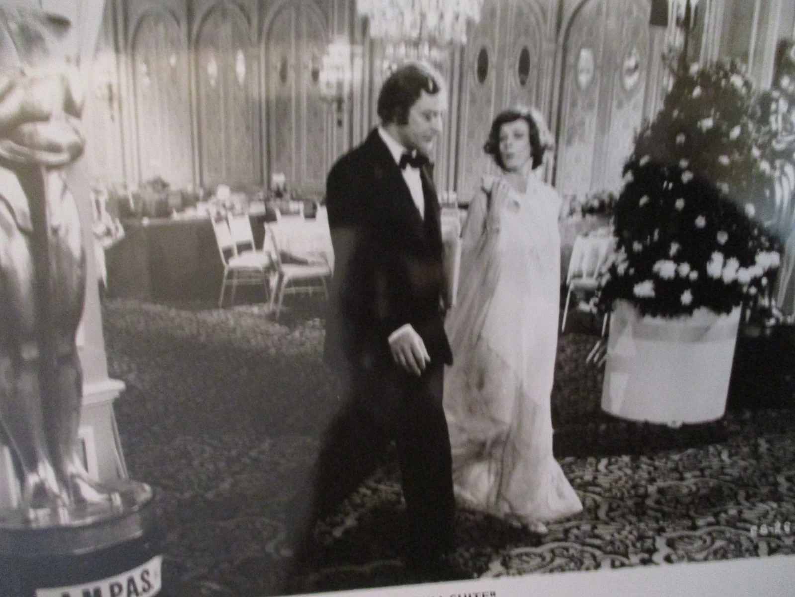 Maggie Smith/Michael Caine(CALIFORNIA SUITE)1992 10 x 8 Glossy B & W Press Photo, image 2