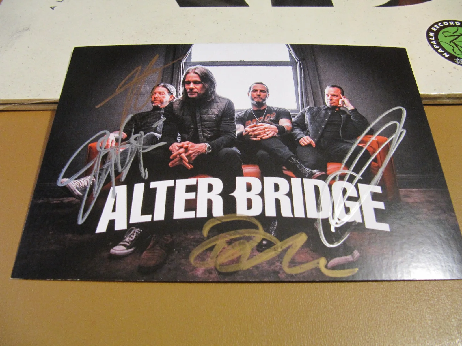 Alter Bridge 2X LP Indie Exclusive Green Vinyl Record Album Autographed Art Card, изображение 2