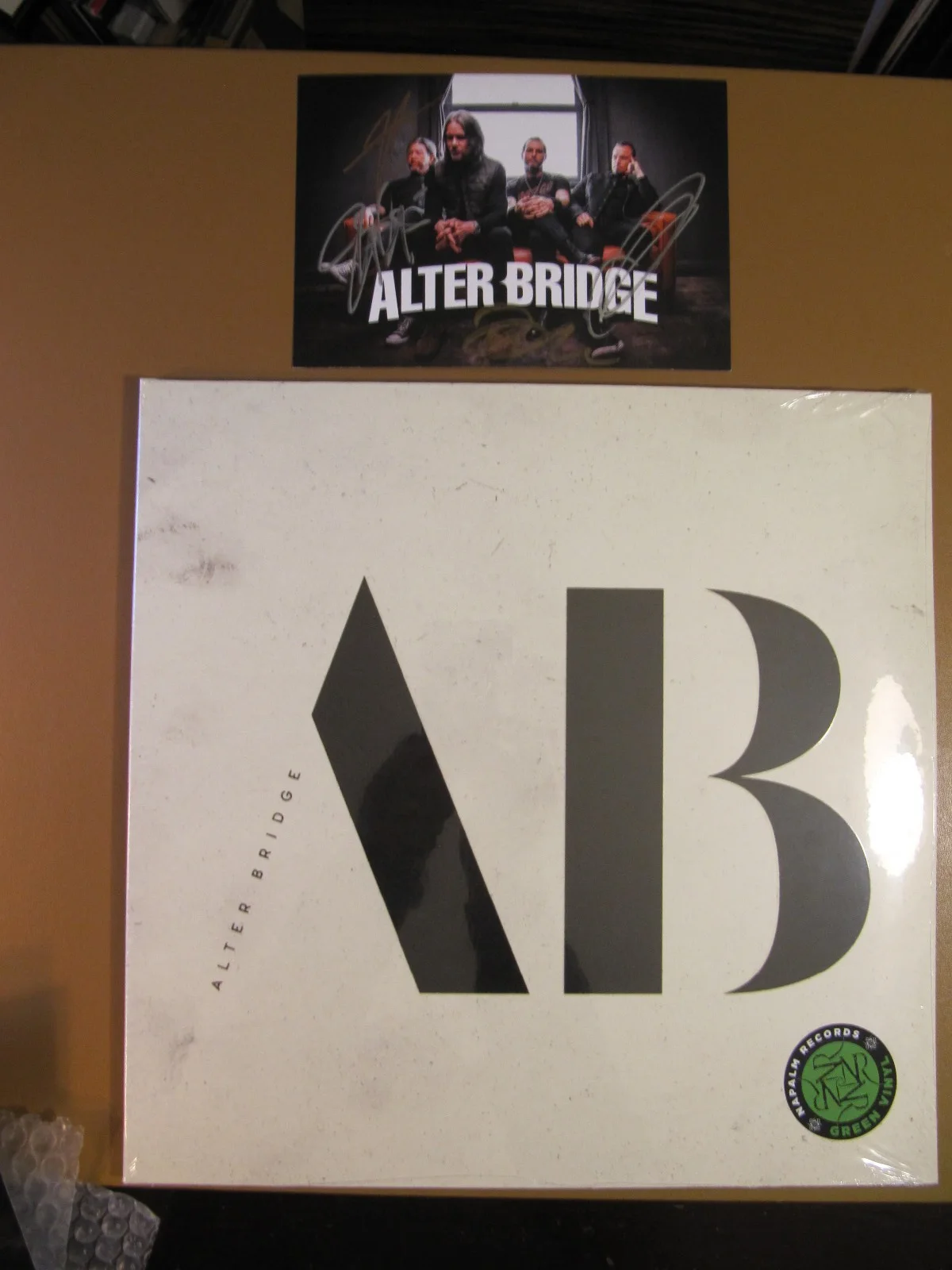 Alter Bridge 2X LP Indie Exclusive Green Vinyl Record Album Autographed Art Card, изображение 5