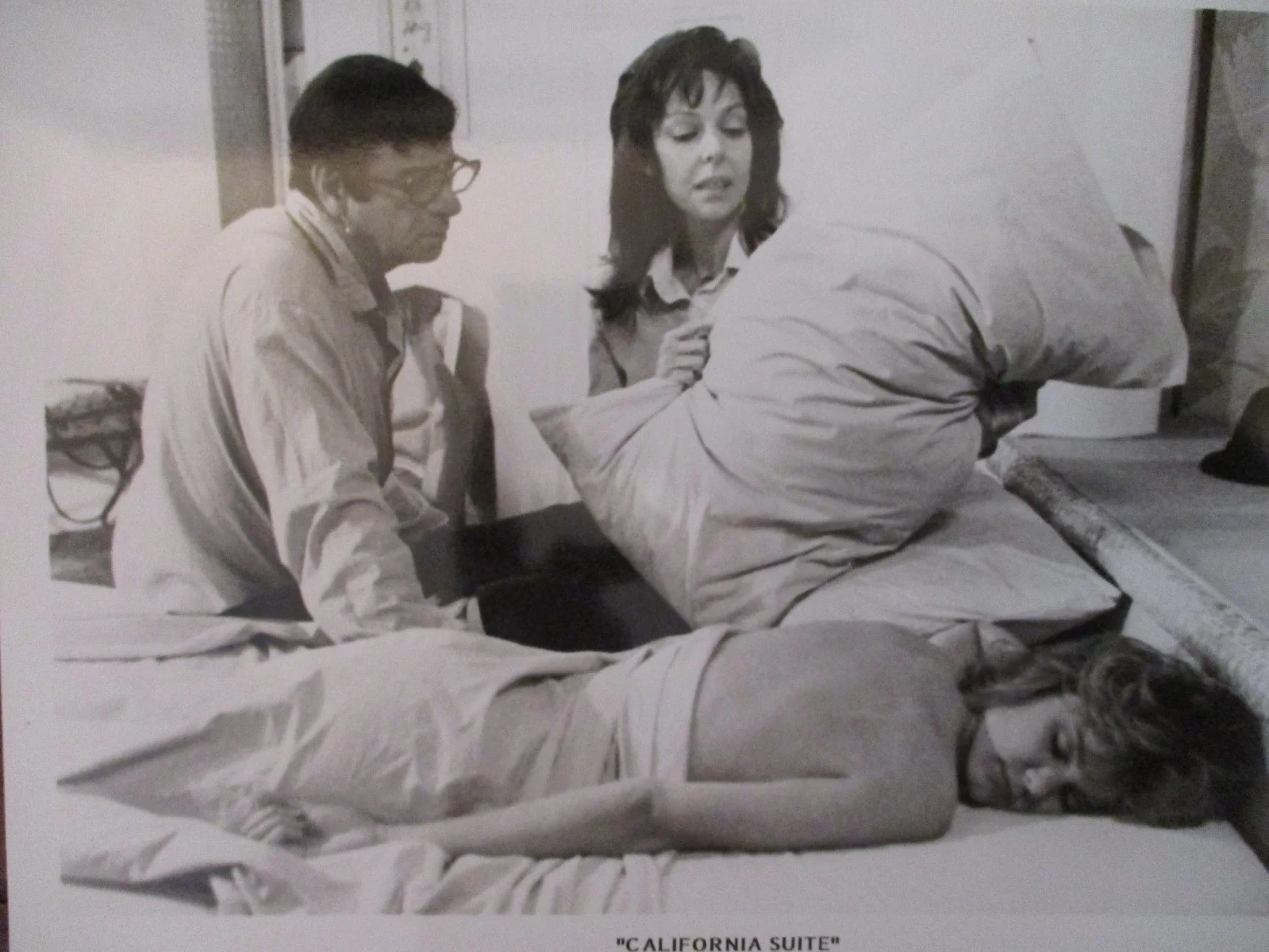 Denise Galik/Elaine May/Walter Matthau(CALIFORNIA SUITE)1992 10 x 8 B & W Photo, изображение 2