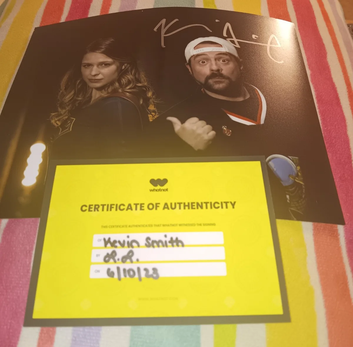 KEVIN SMITH — KEVIN SMITH - Signed Autograph Signature - Supergirl 8x10 Photo - COA included, изображение 2