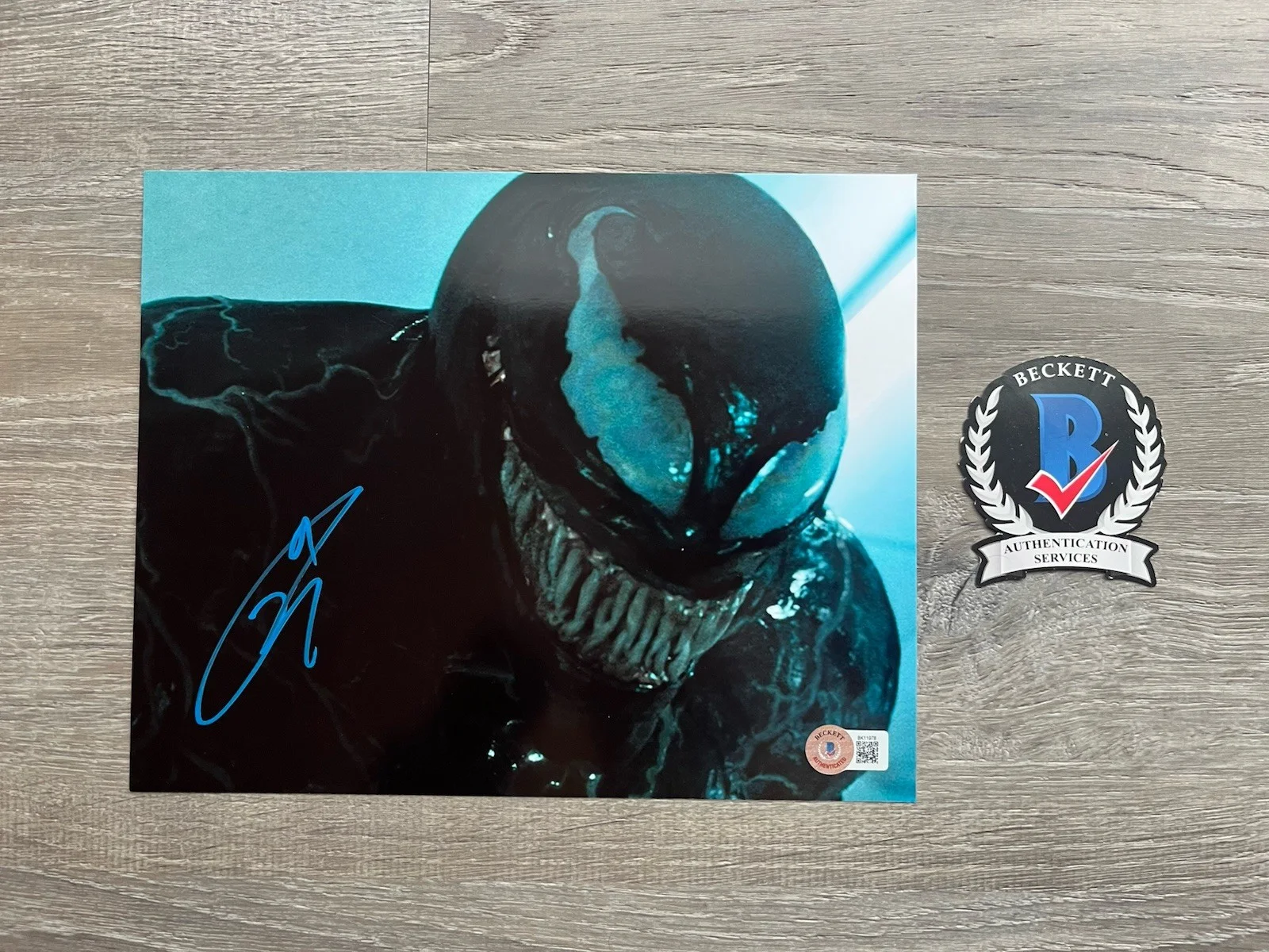 Tom Hardy — Tom Hardy Signed Venom 8x10 Photo Beckett COA Marvel Eddie Brock