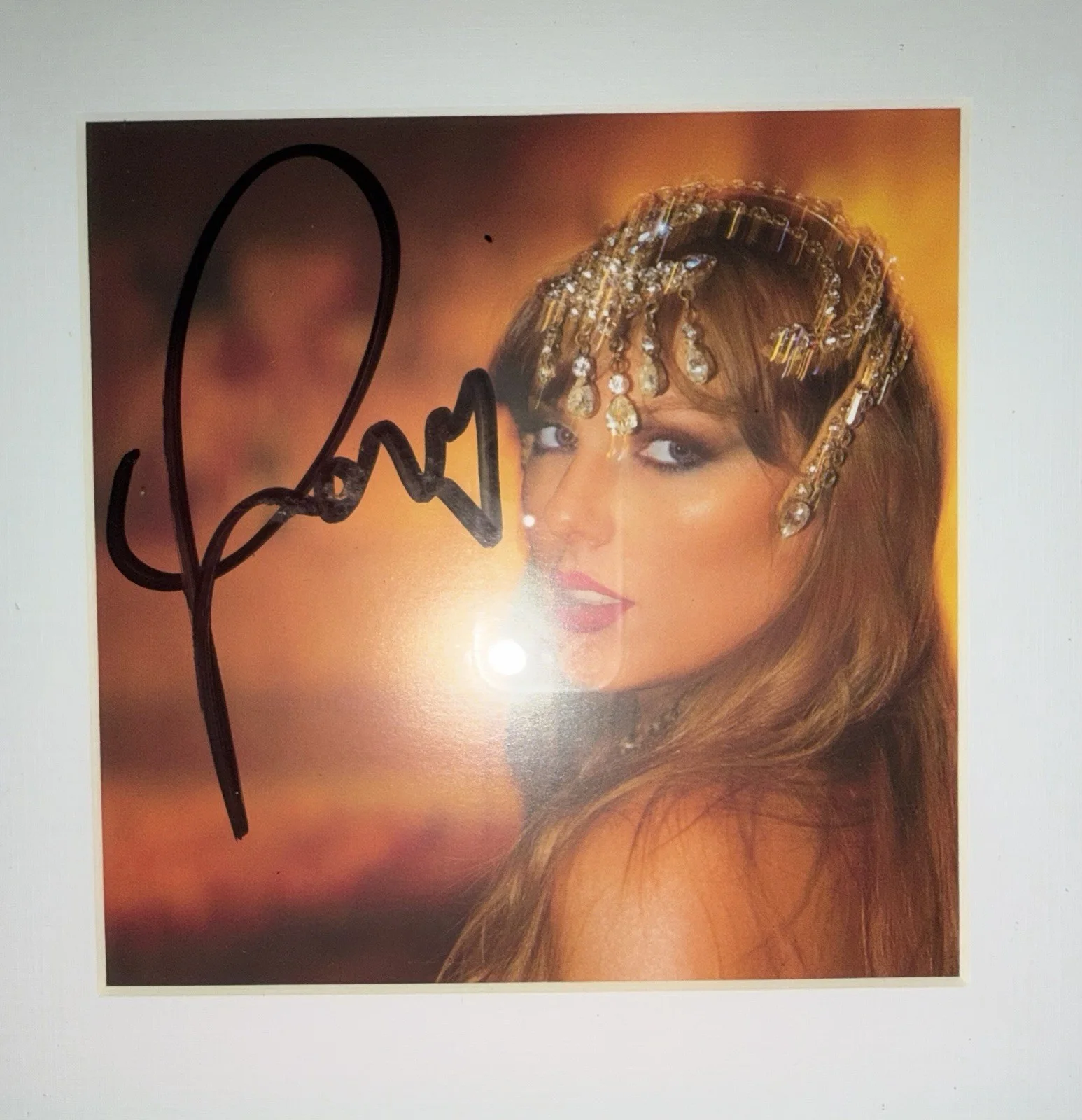 Taylor Swift The Life of a Showgirl CD Hand Signed / Autographed Photo 1 Framed, изображение 3