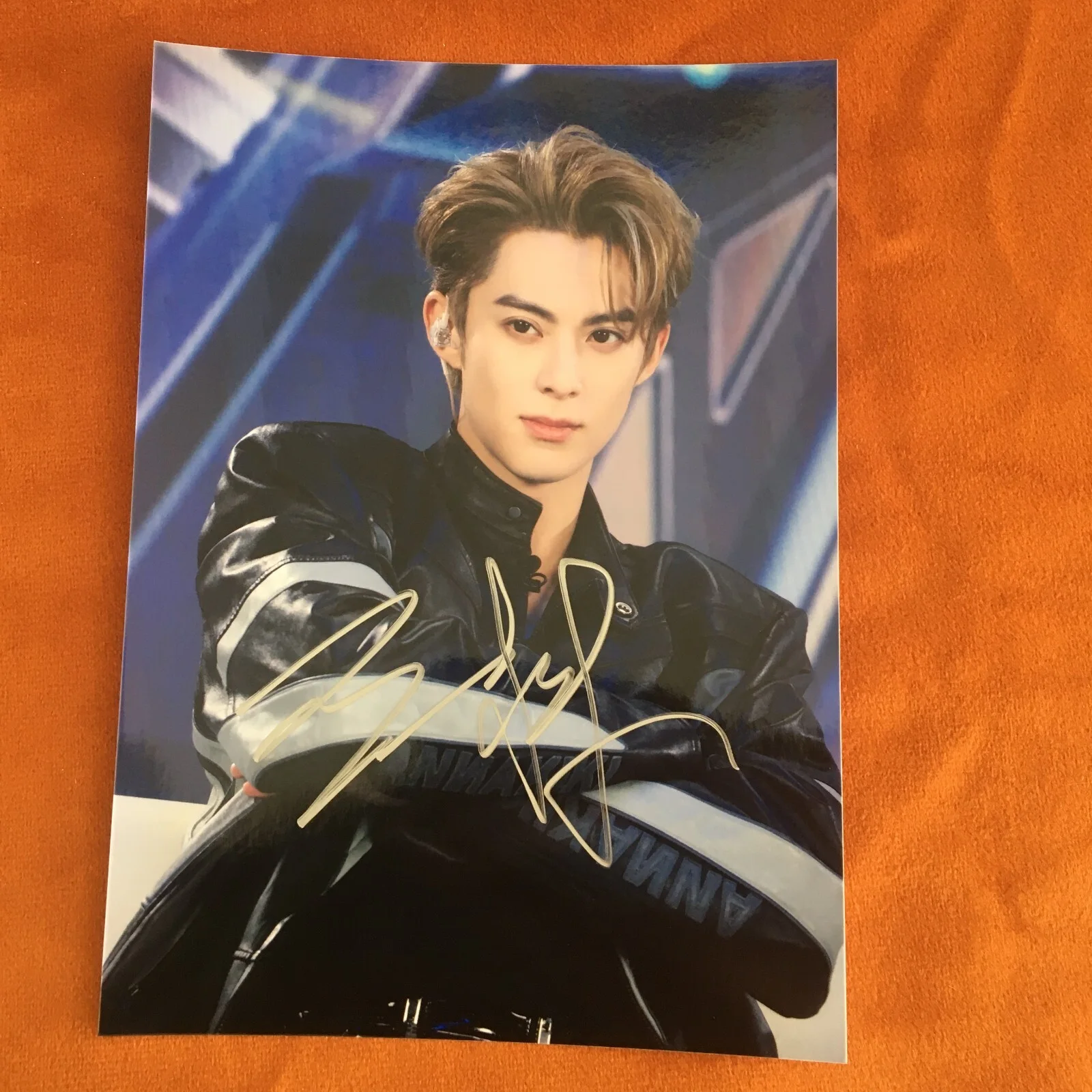 WANG HEDI Autographed Signed Photo 5*7 Gifts Collection 王鹤棣 2024E, изображение 3