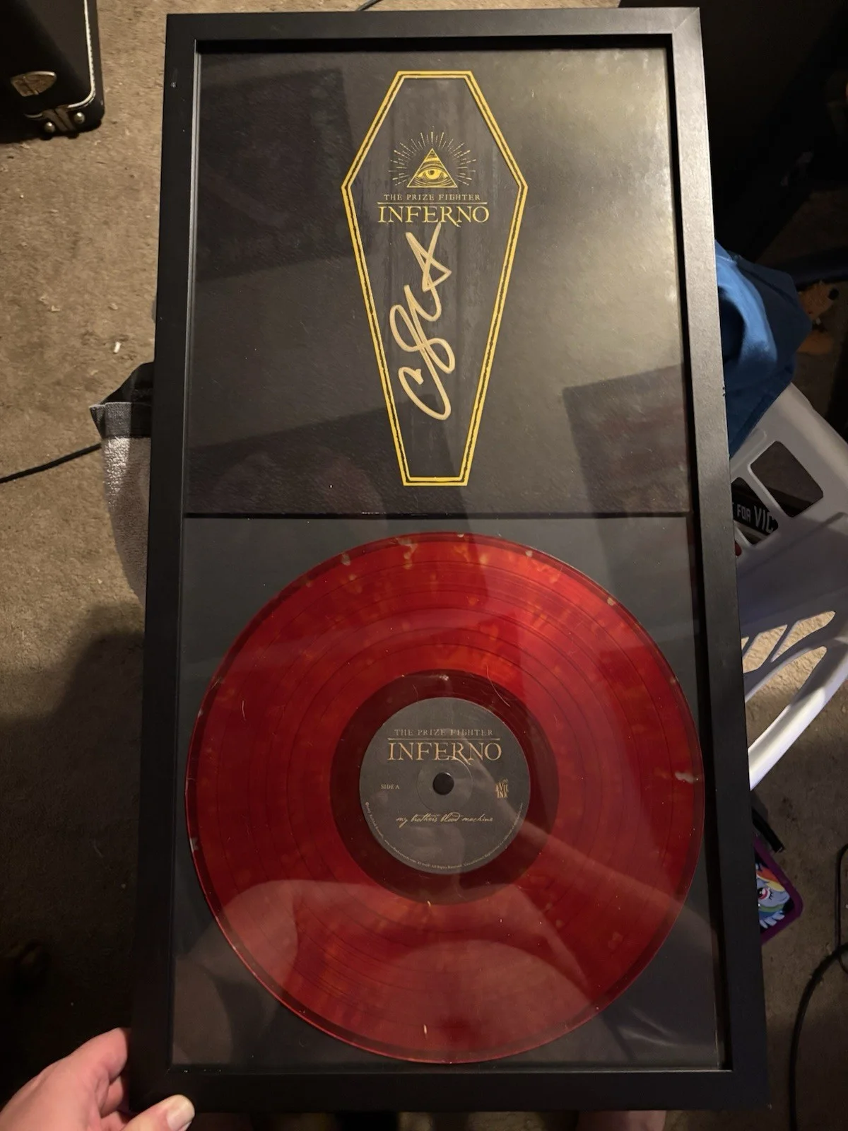 The Prize Fighter Inferno Autographed Vinyl And Book Coheed And Cambria, image 2