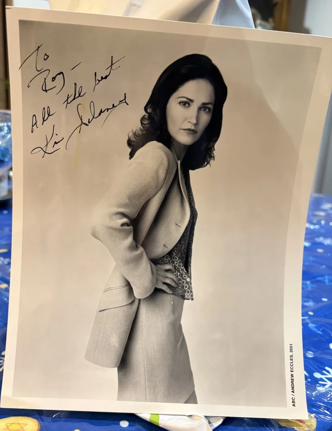 Kim Delaney — Kim Delaney Signed Autographed Glossy 8x10 Photo From 2001 NYPD Blue Actress, изображение 4