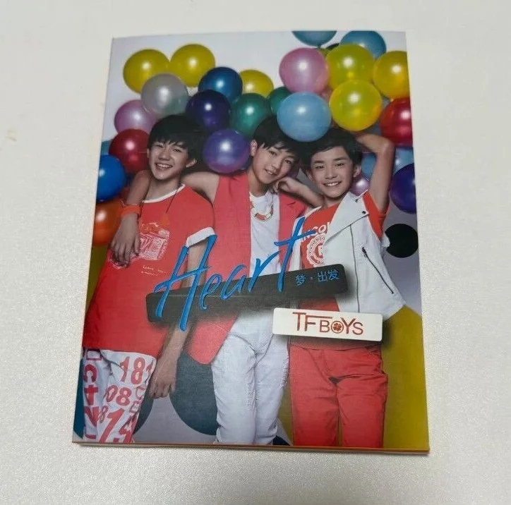 TFBOYS autographed signed album Heart 梦出发 CD+Photobook Collection Rare, изображение 2