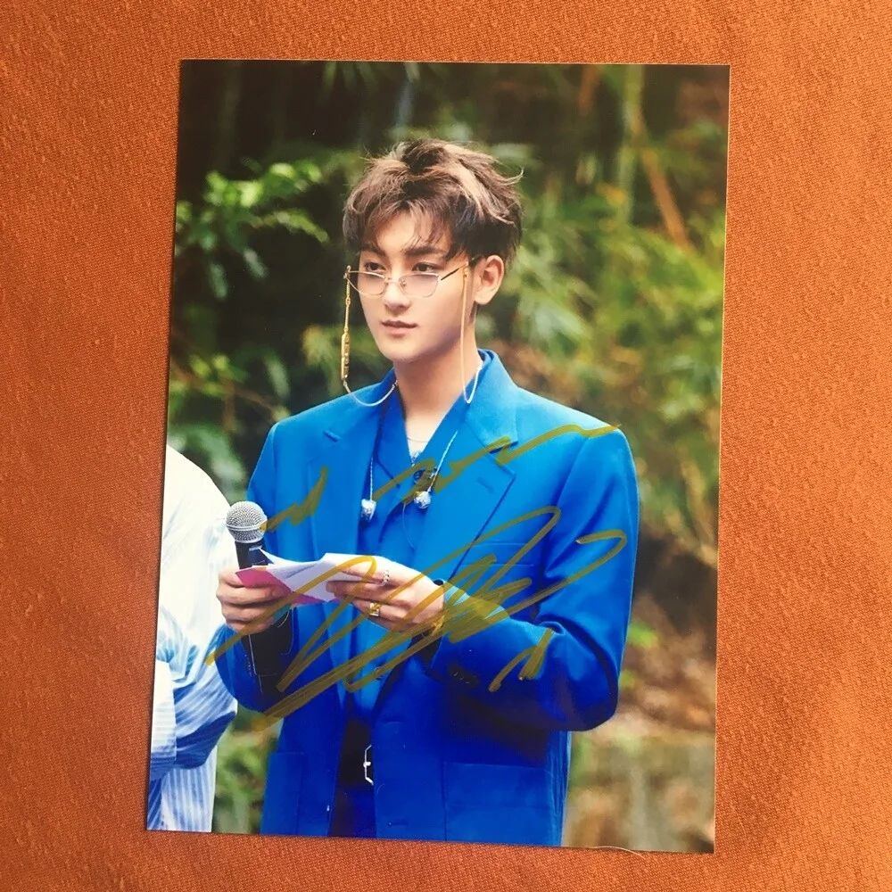 ZTAO Z.TAO Autographed Signed Photo Autographs Collectibles 5*7 黄子韬 2024A, изображение 4