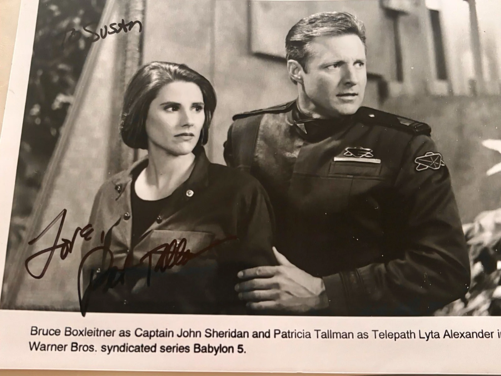 Patricia Tallman — Patricia Tallman 8” X 10” B/W Photo Babylon 5.. Hand Signed