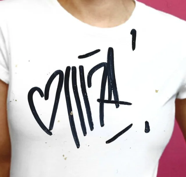 Iliza Shlesinger Autographed Hand signed 4x6 photo Comedian actress, image 2
