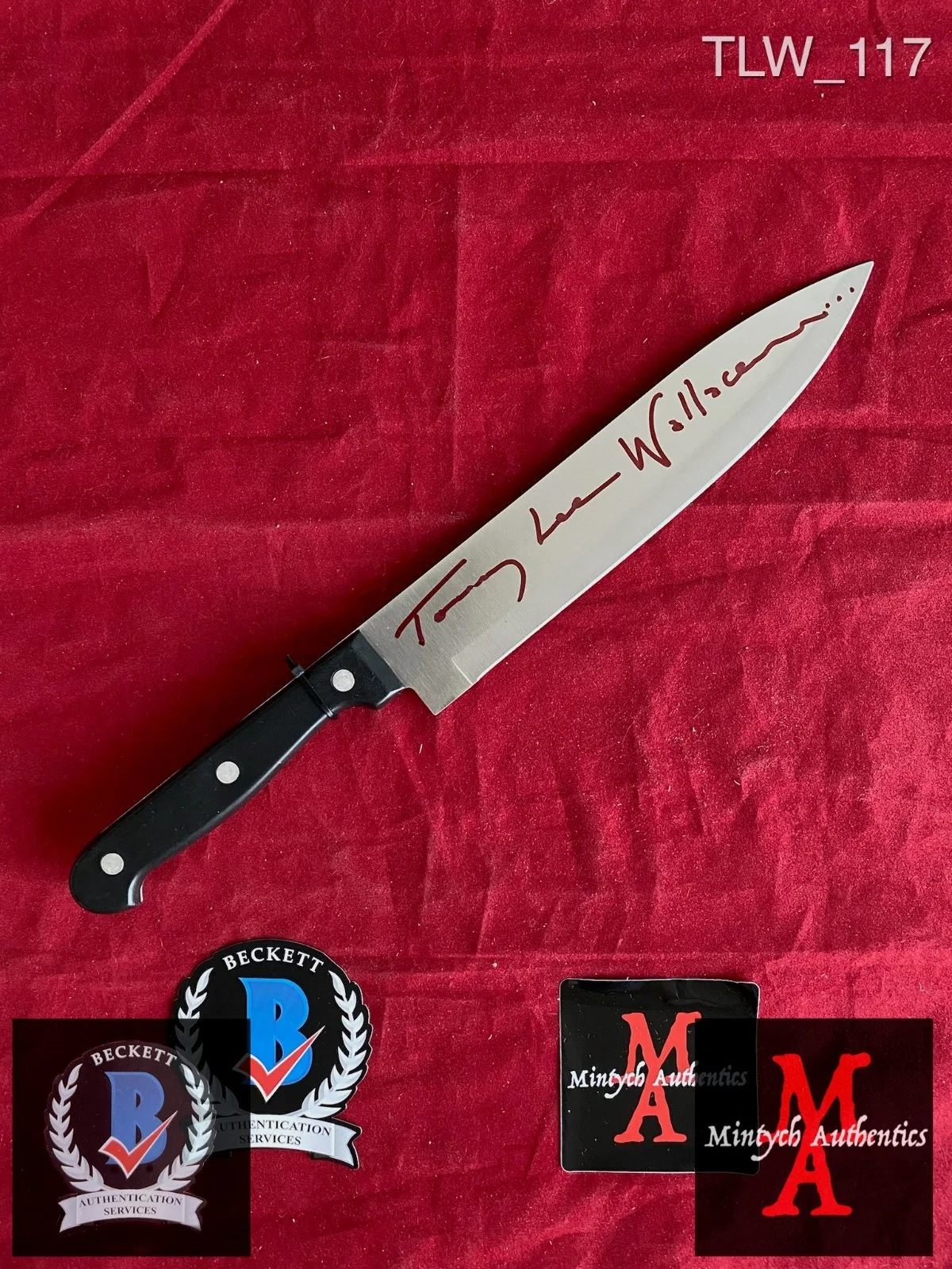TOMMY LEE WALLACE — Tommy Lee Wallace autographed signed 8" steel knife Halloween Beckett COA