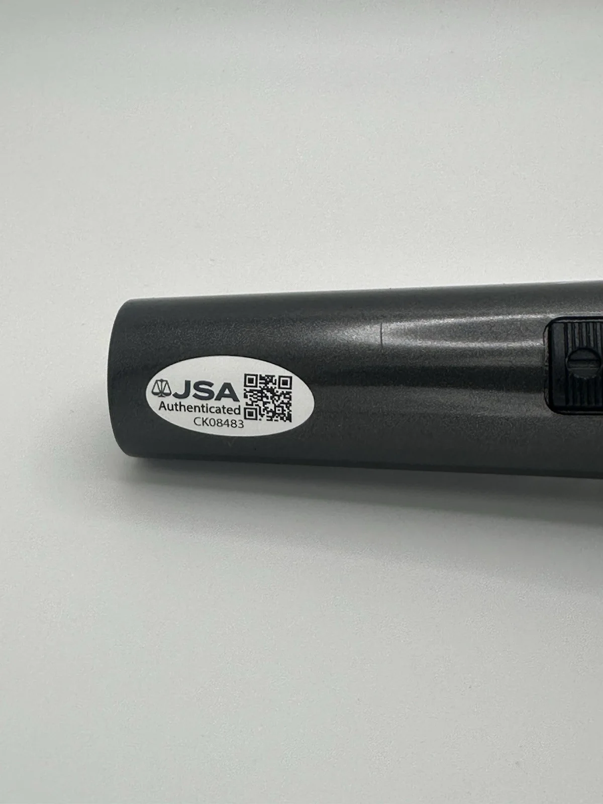 MICHAEL WINSLOW SIGNED MICROPHONE COMEDIAN VOCALIST JSA COA, image 3