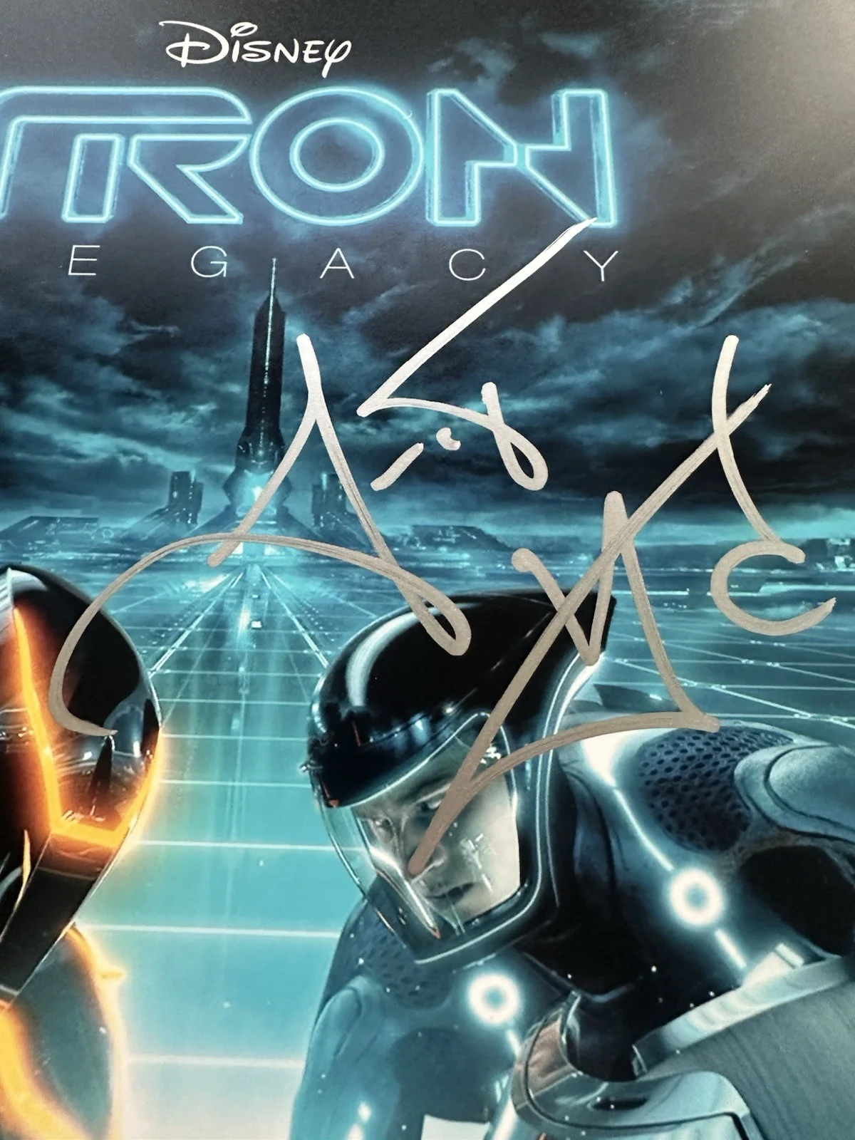 GARRETT HEDLUND SIGNED TRON: LEGACY 12X18 POSTER JSA AUTHENTICATED, image 2
