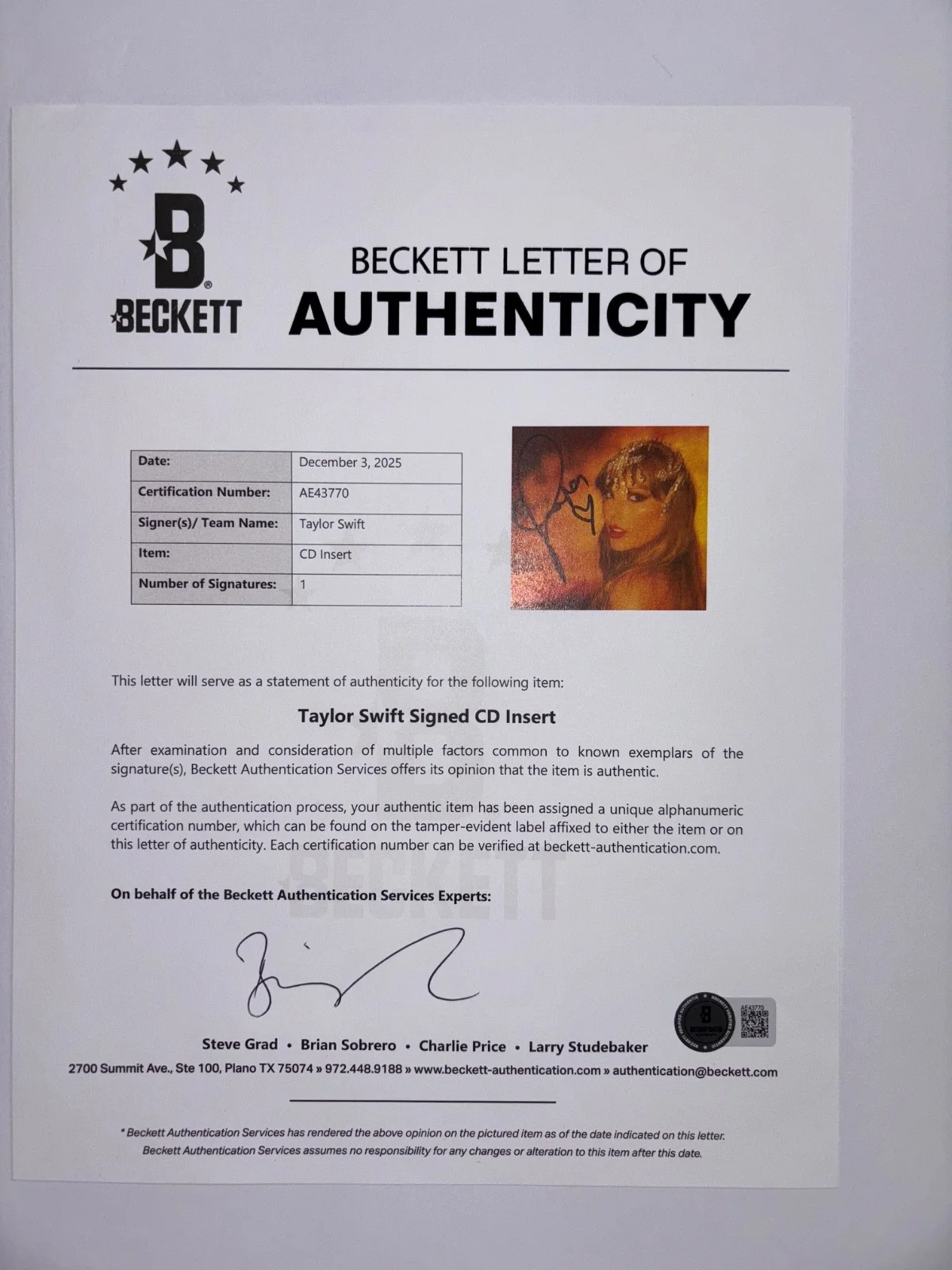 TAYLOR SWIFT SIGNED THE LIFE OF A SHOWGIRL CD COVER INSERT FRAMED FULL LONG BAS, изображение 3