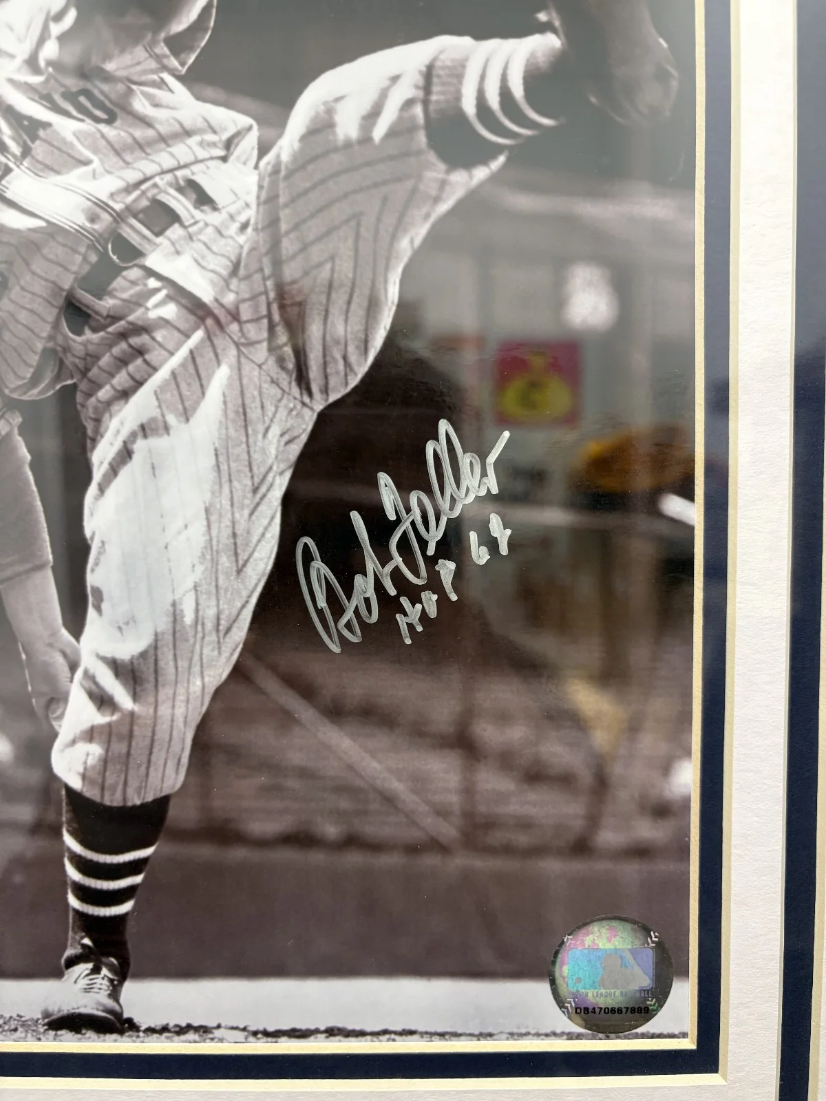 Bob Feller — SIGNED & FRAMED Bob Feller Cleveland Indians NBA B&W Photo Steiner COA 69 HOF, изображение 5