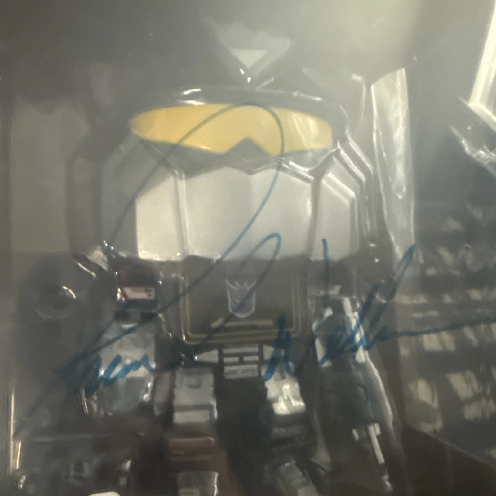 FRANK WELKER — FRANK WELKER SIGNED SOUNDWAVE WITH TAPES POP FUNKO 10 IN FIGURE TRANSFORMERS JSA, изображение 2