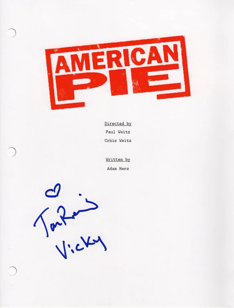 Websites — Tara Reid Signed American Pie Movie Script Cover Page w/Vicky - (SCHWARTZ COA)