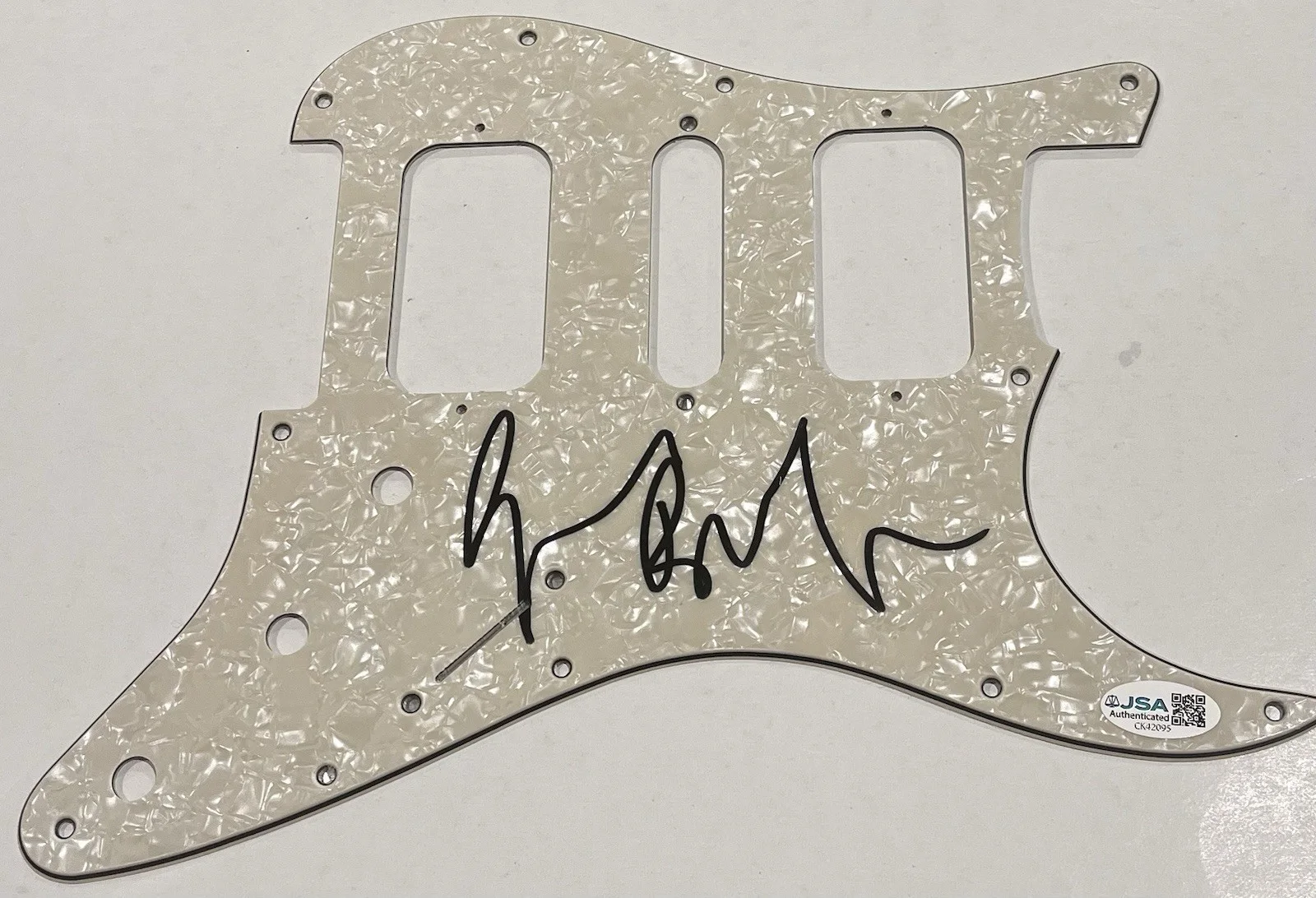 GEEZER BUTLER SIGNED GUITAR PICKGUARD PICK GUARD AUTOGRAPH BLACK SABBATH JSA COA, изображение 2