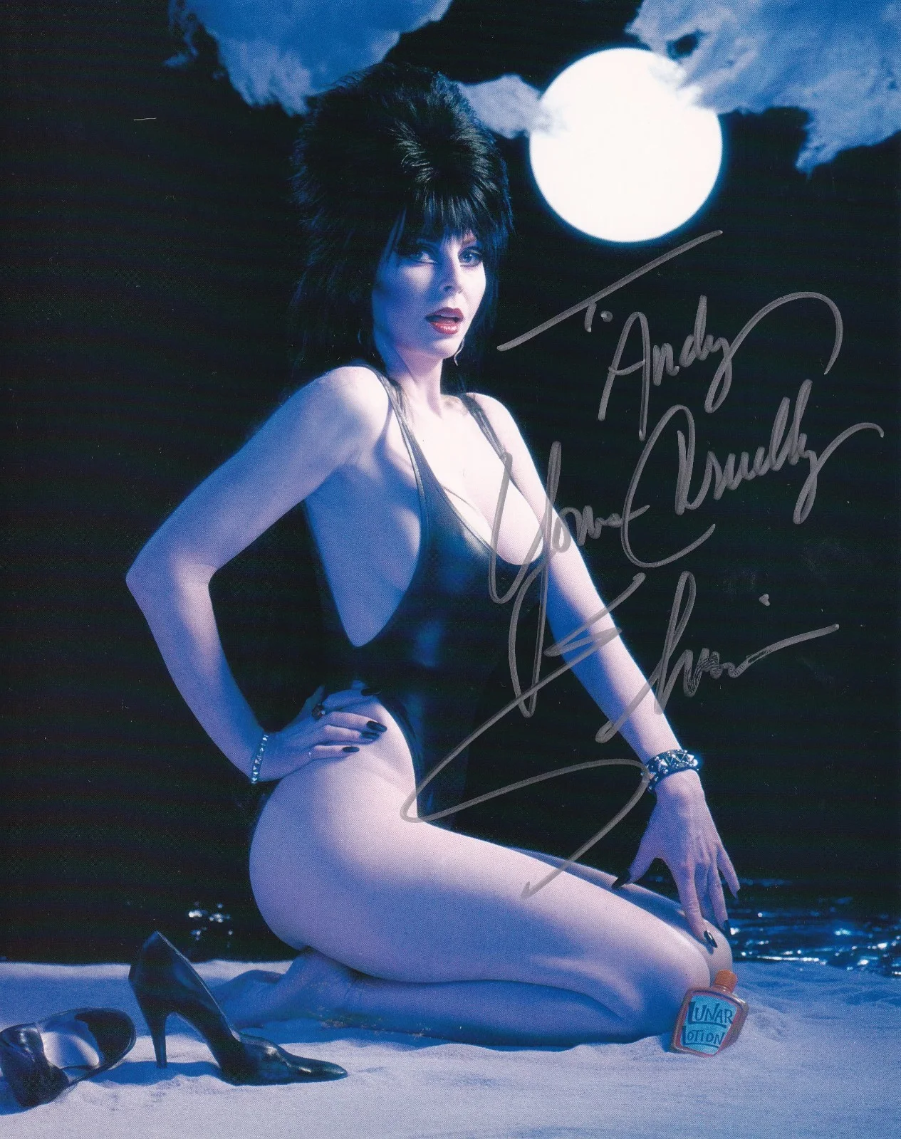 Cassandra Peterson — Cassandra Peterson As Elvira Signed 8x10 Photo COA