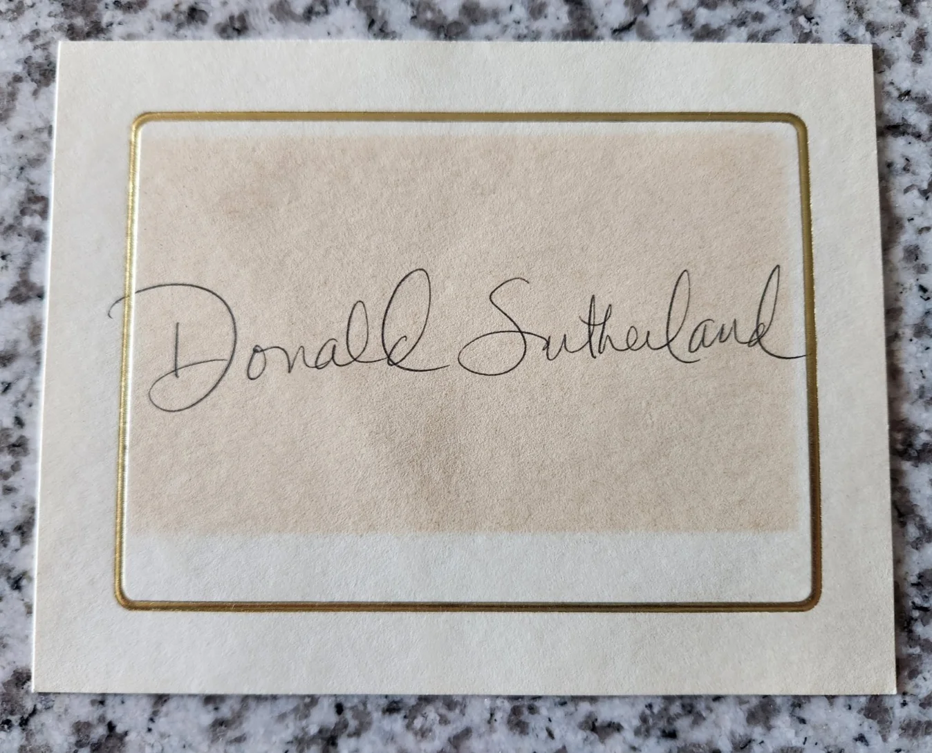 DONALD SUTHERLAND — DONALD SUTHERLAND SIGNED 3x5 INDEX CARD AUTOGRAPH HUNGER GAMES FORSAKEN NO COA