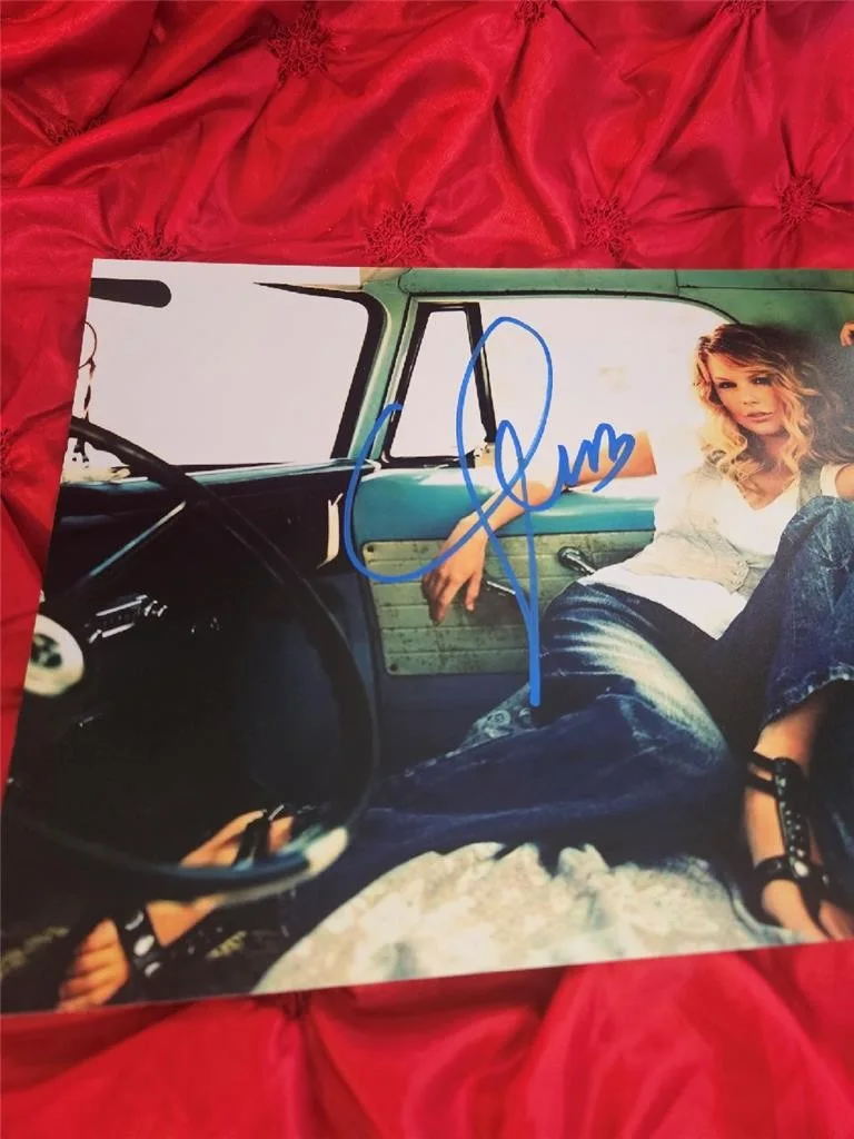 TAYLOR SWIFT HAND SIGNED AUTOGRAPHED 8X10 PHOTO BEAUTIFUL SINGER ICON CAR W/ COA, image 5