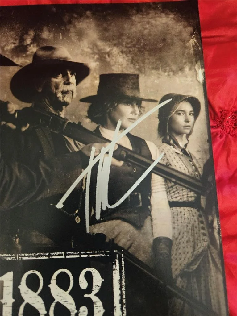 TIM MCGRAW — TIM MCGRAW HAND SIGNED AUTOGRAPHED 8X10 PHOTO 1883 YELLOWSTONE ORIGIN STORY COA, image 2