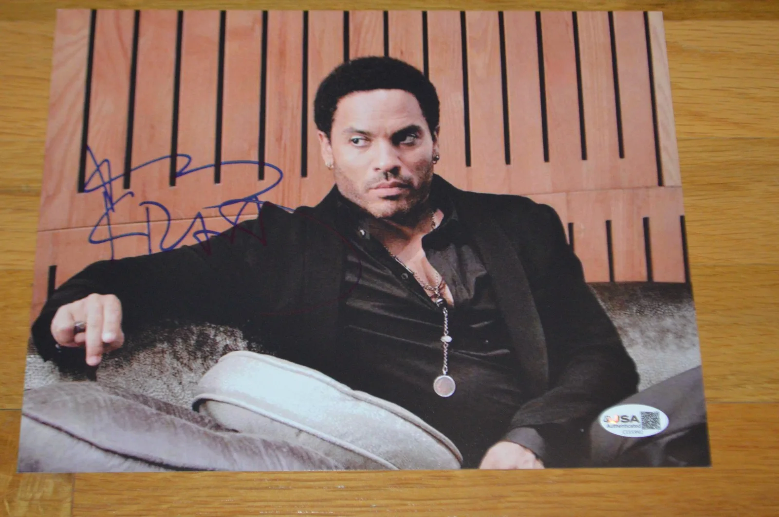 Lenny Kravitz Autographed 8x10 Color Photo with JSA COA, изображение 2