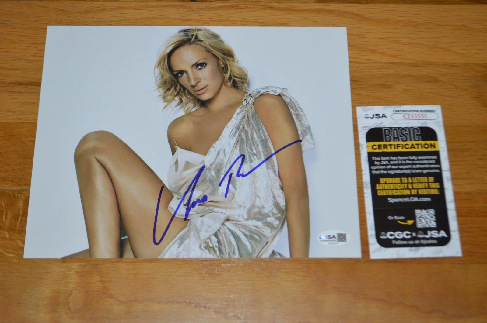 Uma Thurman — Uma Thurman Autographed 8x10 Color Photo with JSA COA, image 4