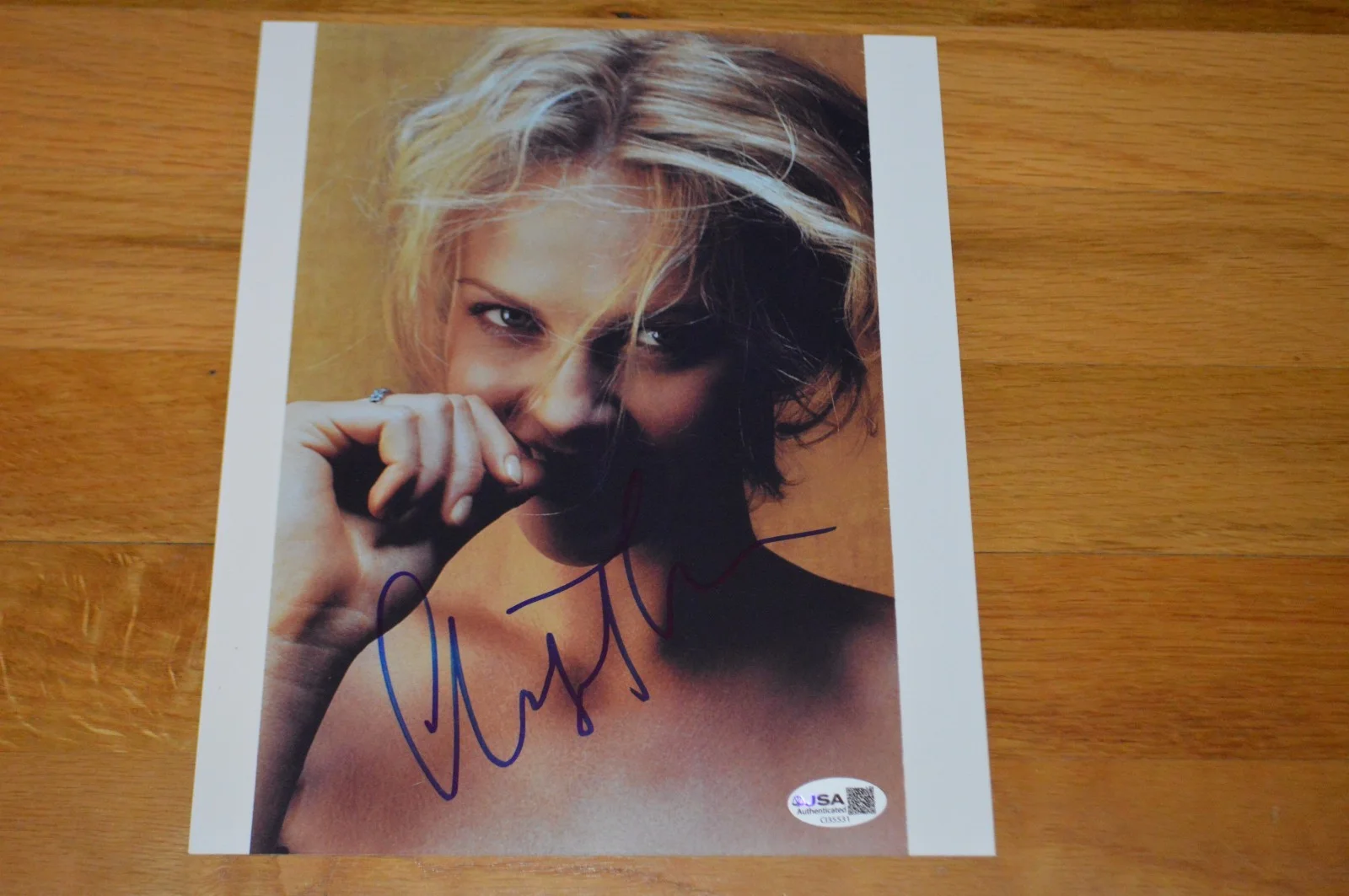 Charlize Theron — Charlize Theron Autographed Color 8x10 Photo with JSA COA, изображение 2