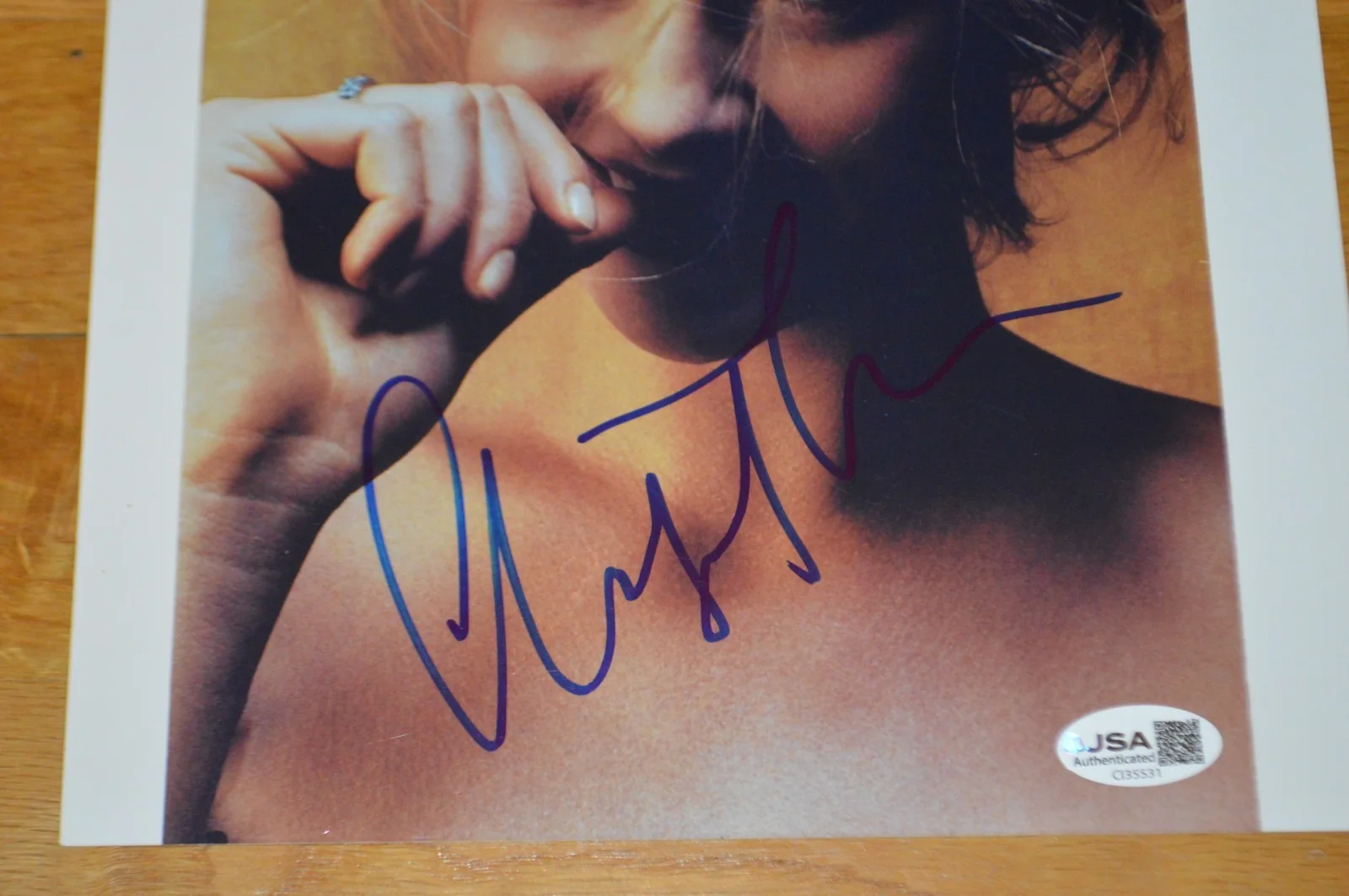 Charlize Theron — Charlize Theron Autographed Color 8x10 Photo with JSA COA, изображение 3