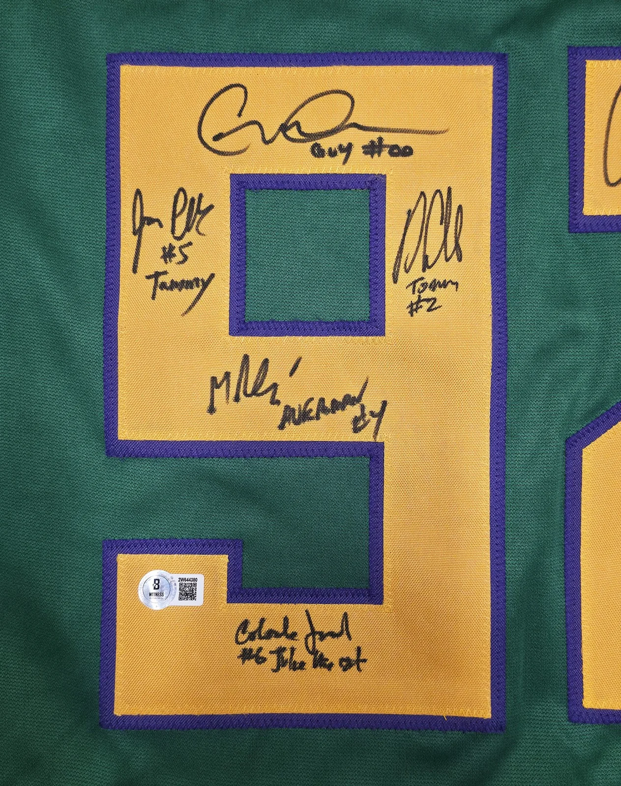 The Mighty — The Mighty Ducks Cast Signed Green Hockey Sweater Jersey 8 Sigs Beckett Witness, изображение 4