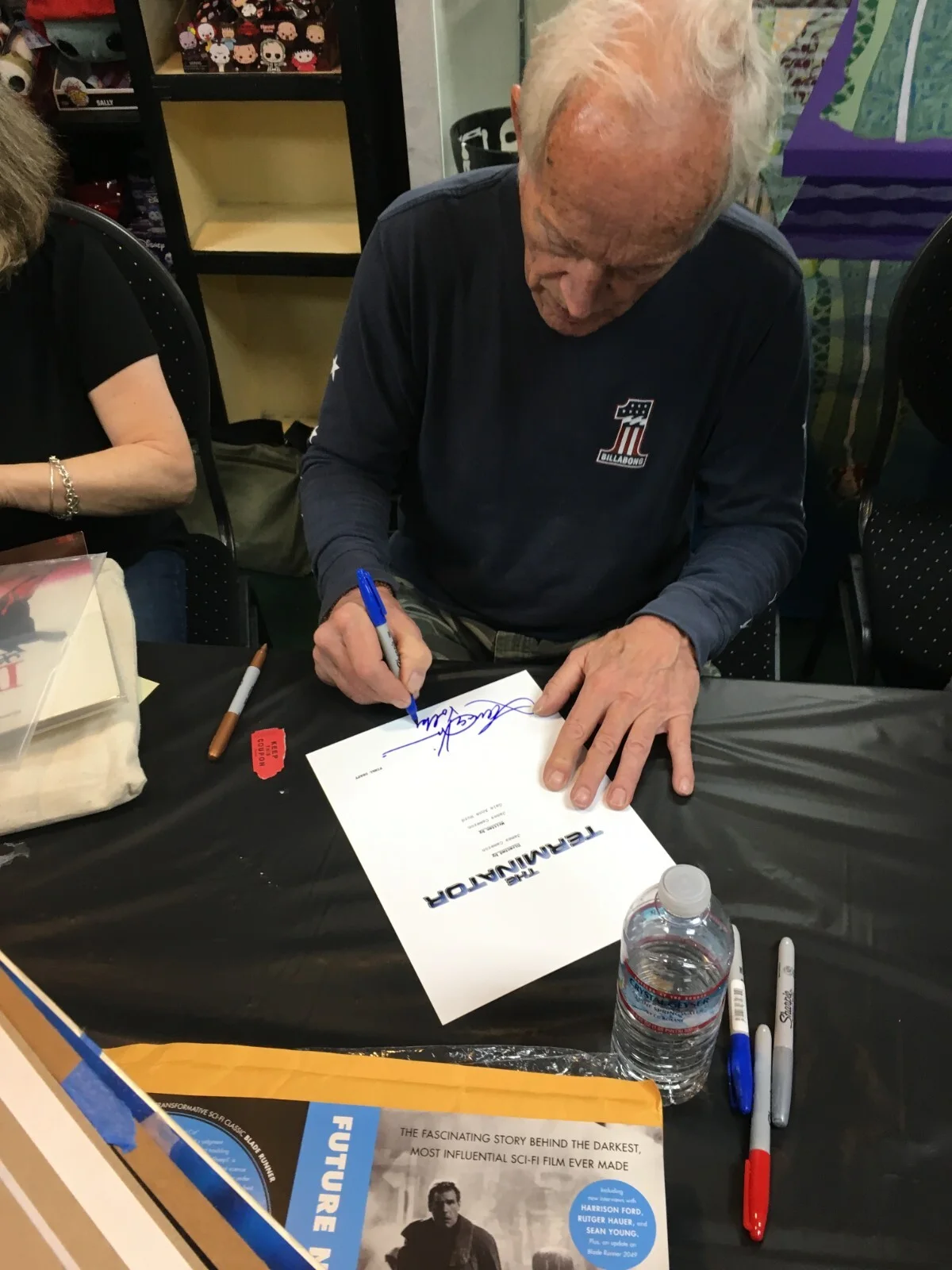 Lance Henriksen — Lance Henriksen Signed Autograph The Terminator Script Cover 8.5x11 EXACT PROOF, image 2