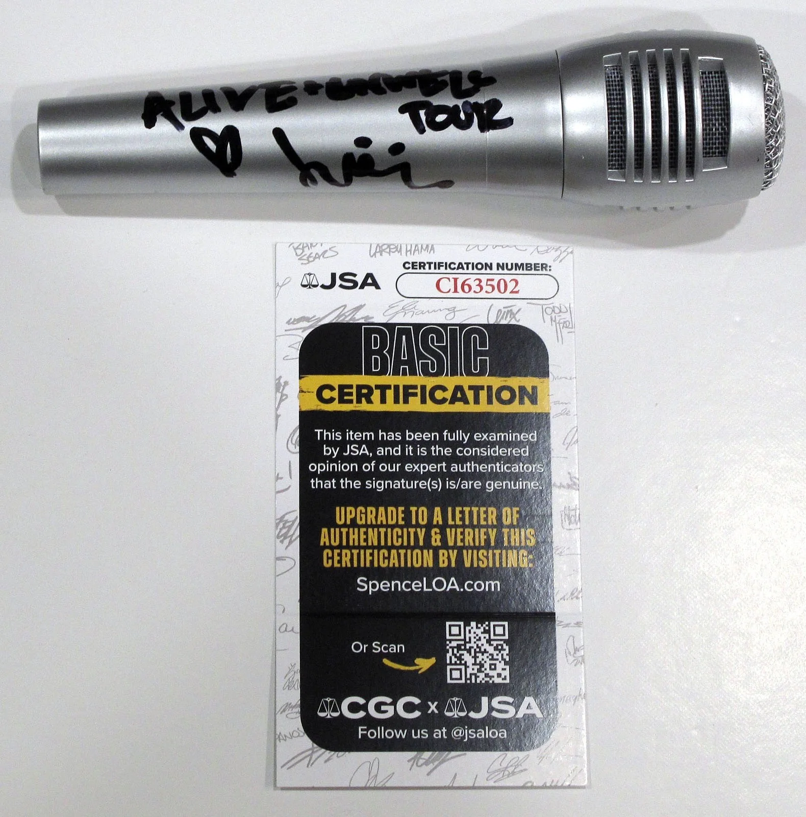 Nikki Glaser — Nikki Glaser signed Microphone EXACT PROOF "Alive & Unwell Tour" Inscrpt JSA COA, изображение 5