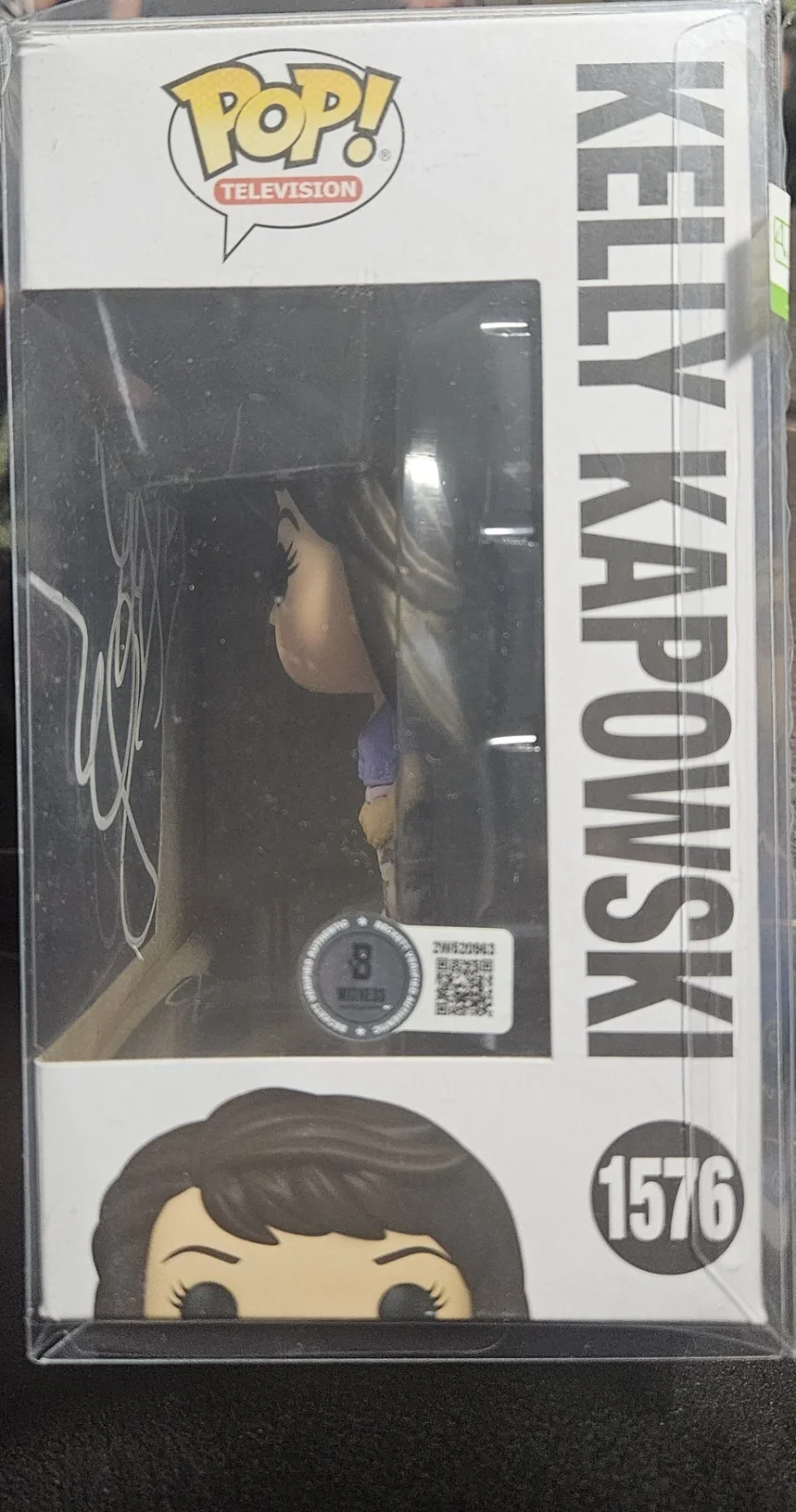 Kelly Kapowski — Kelly Kapowski Signed Funko Pop 1576 Saved by the Bell Autograph Beckett, image 2
