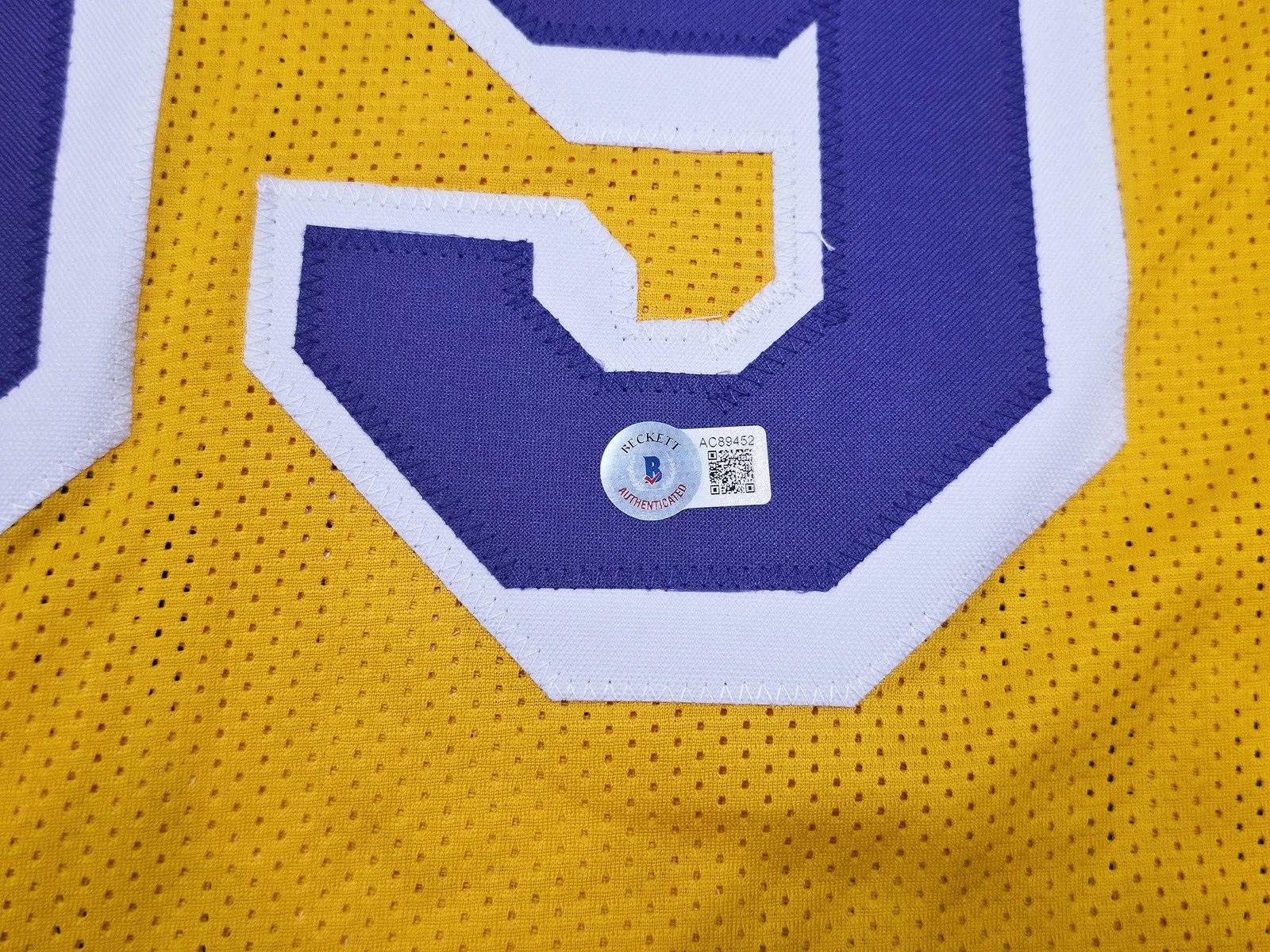 Fletch Chevy — Fletch Chevy Chase Autographed Signed Yellow Jersey Beckett BAS QR, image 5