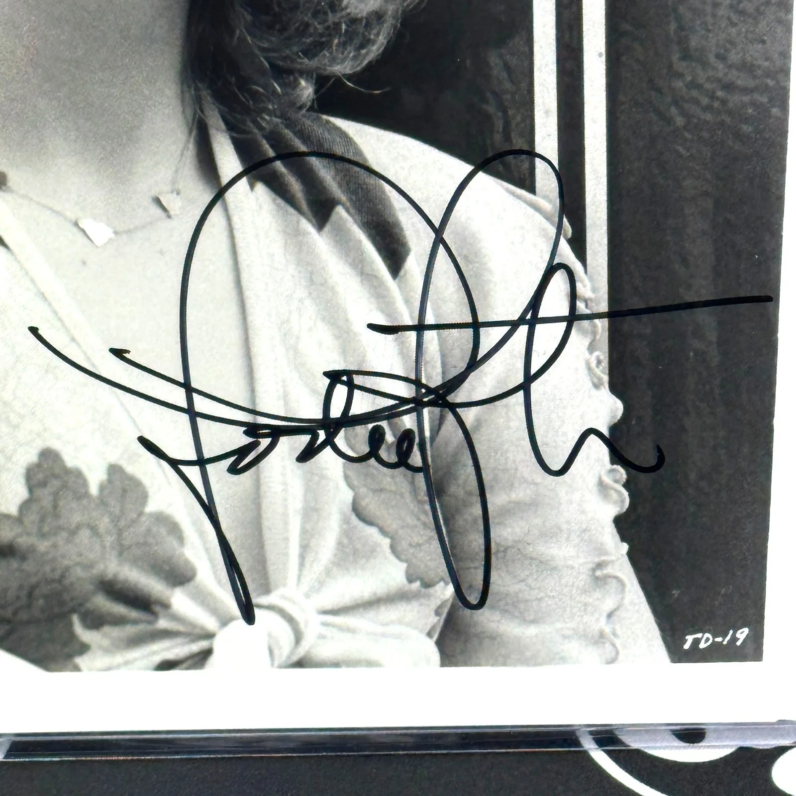 Jodie Foster — JODIE FOSTER Signed 8x10 Photo PSA DNA Certified Autograph Auto TAXI DRIVER, изображение 2
